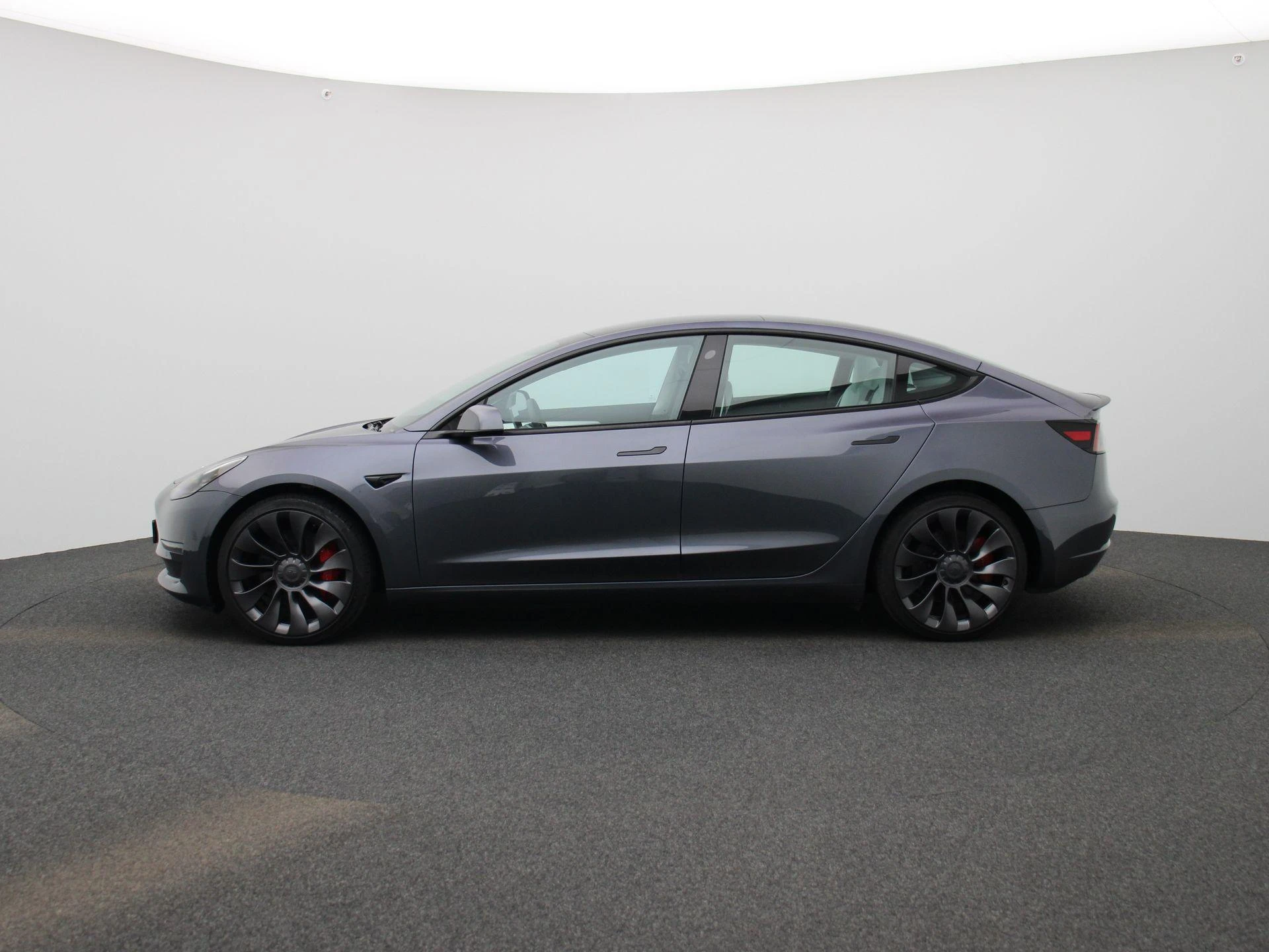 Tesla-Model 3-image-3
