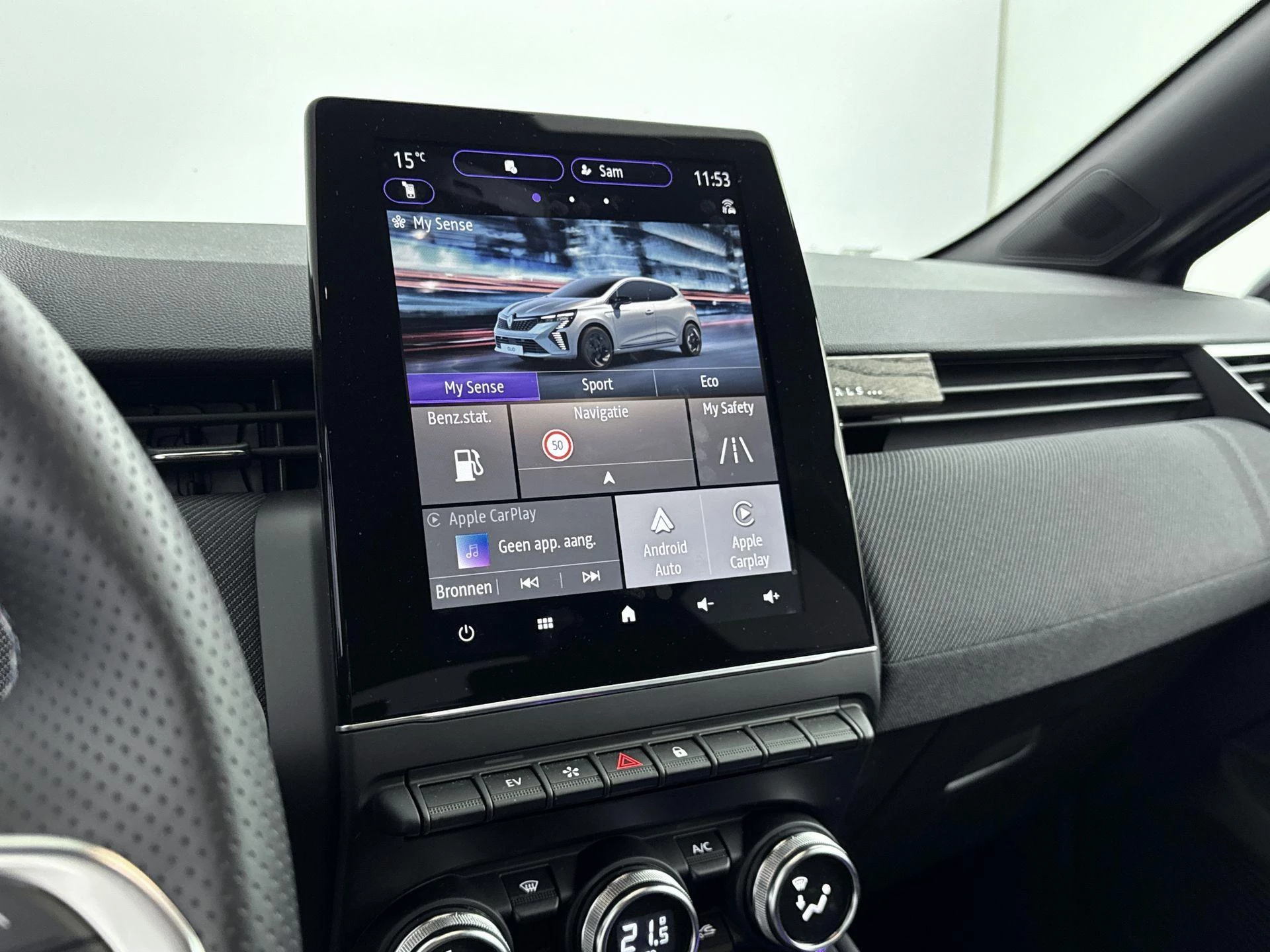 Renault-Clio-image-16