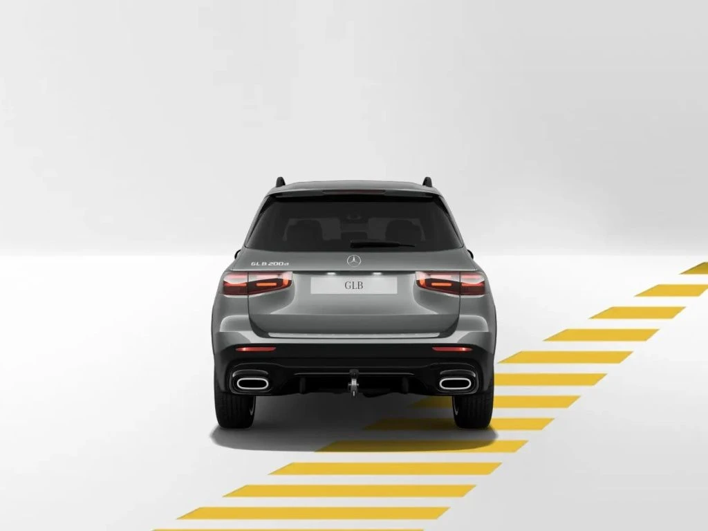 Mercedes-Benz-GLB 200 d-image-5