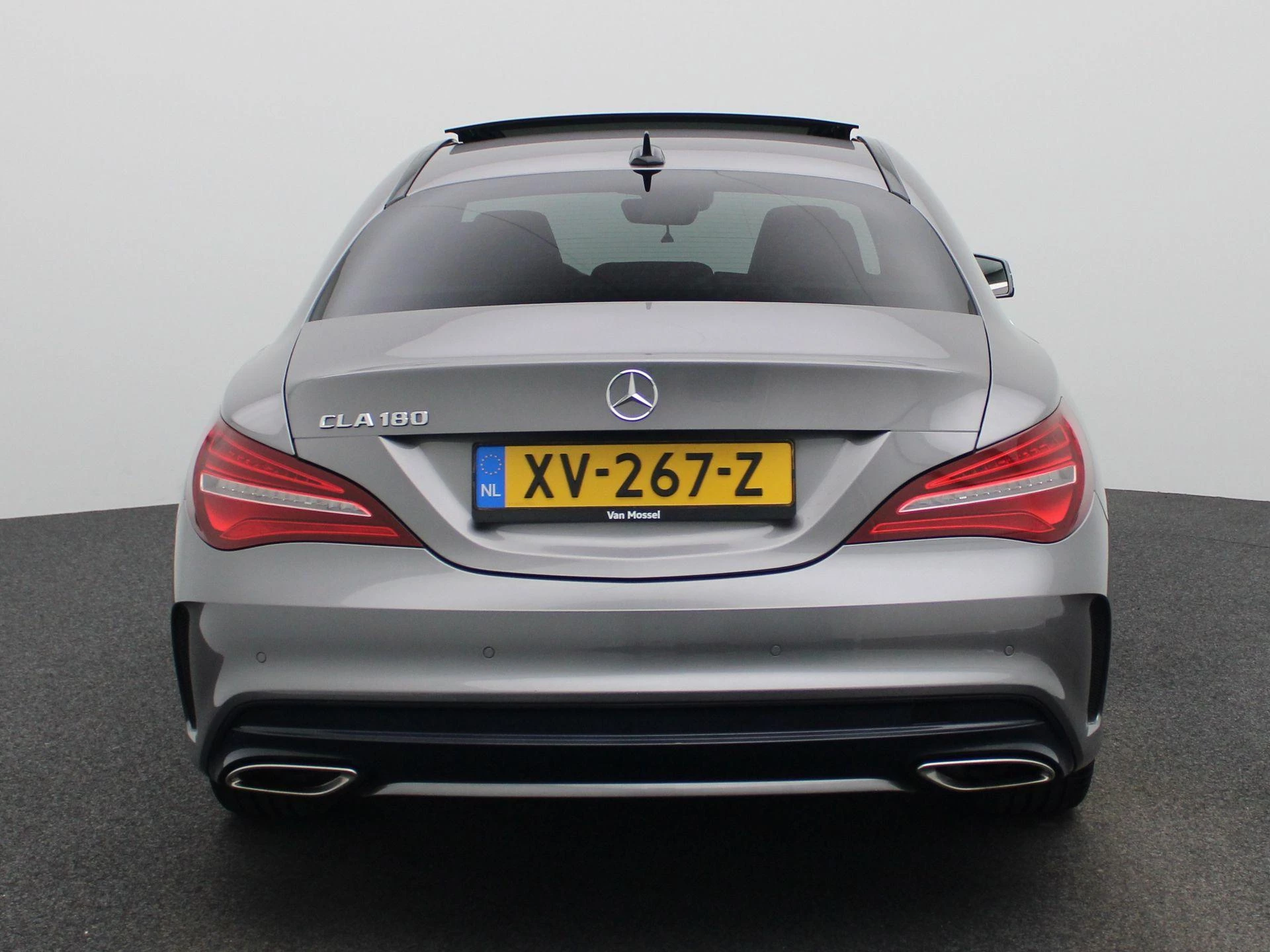 Mercedes-Benz-CLA-image-4
