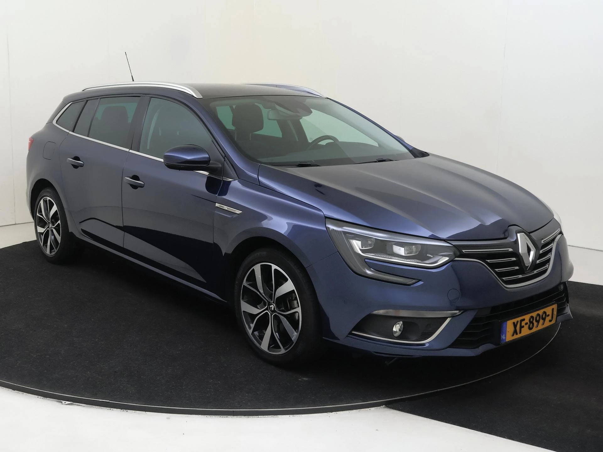 Renault-Mégane Estate-image-1
