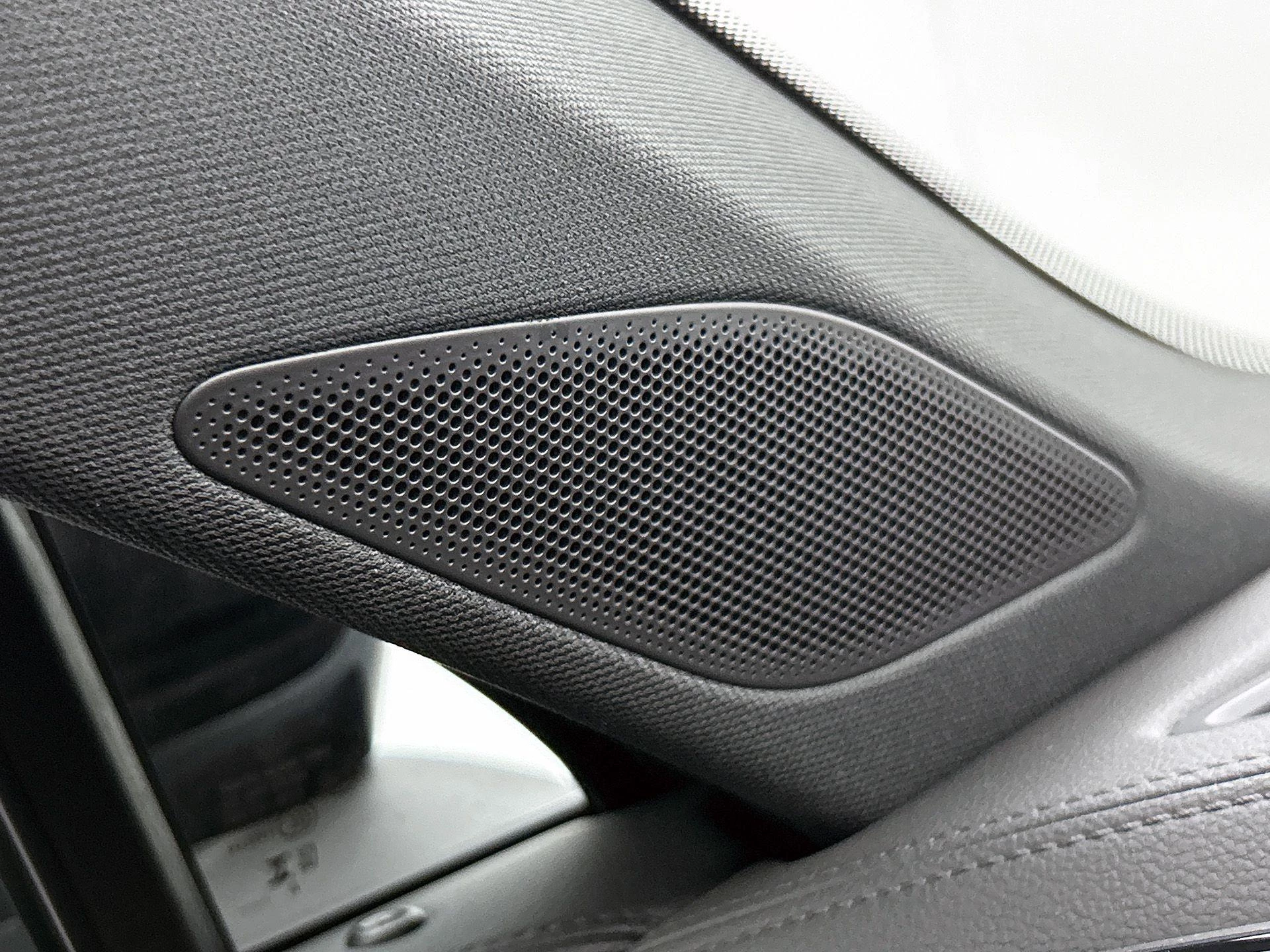 Volkswagen-Tiguan-image-20