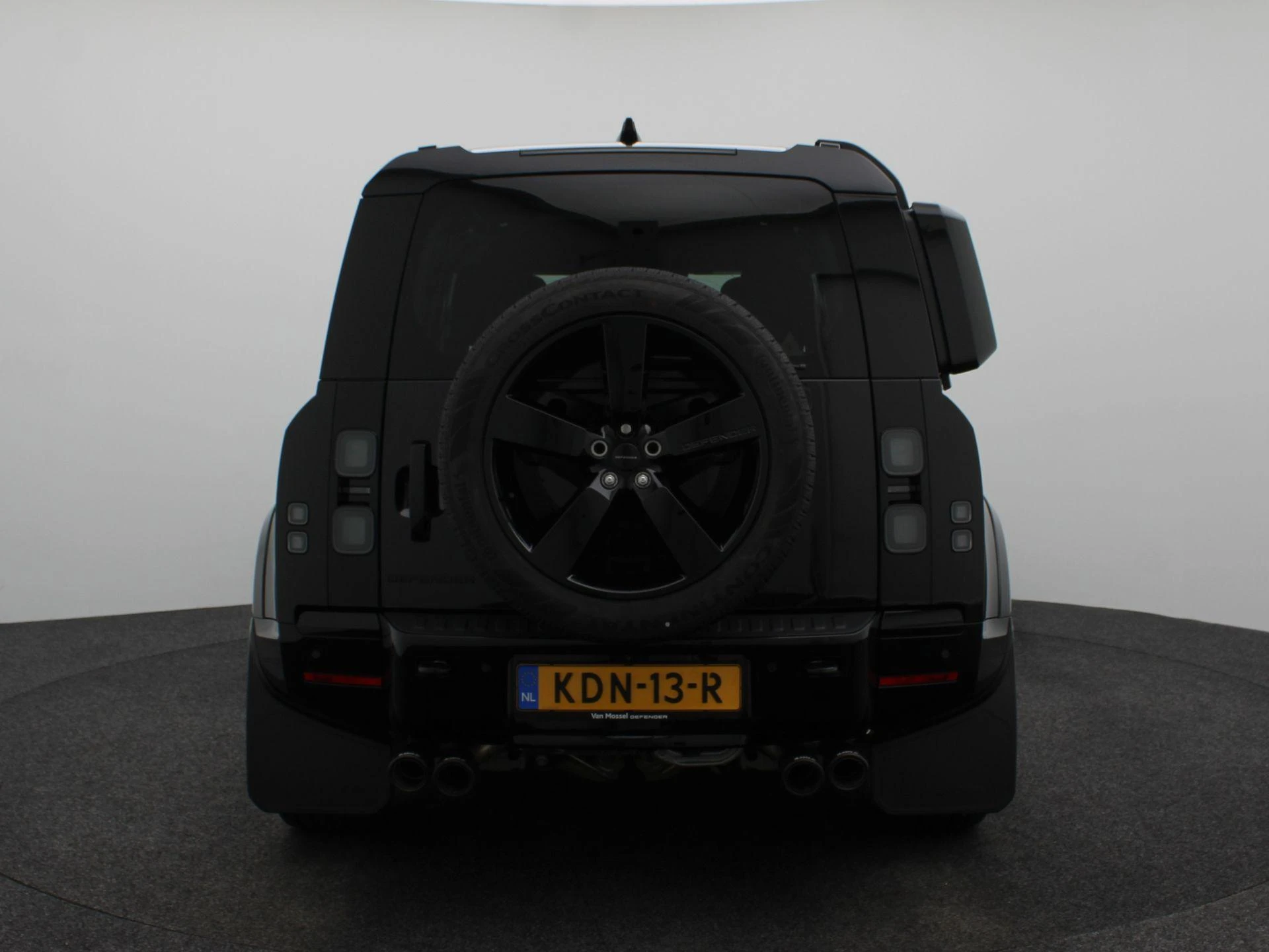 Land Rover Defender 110 2.0 P300e 110 X-Dynamic HSE
