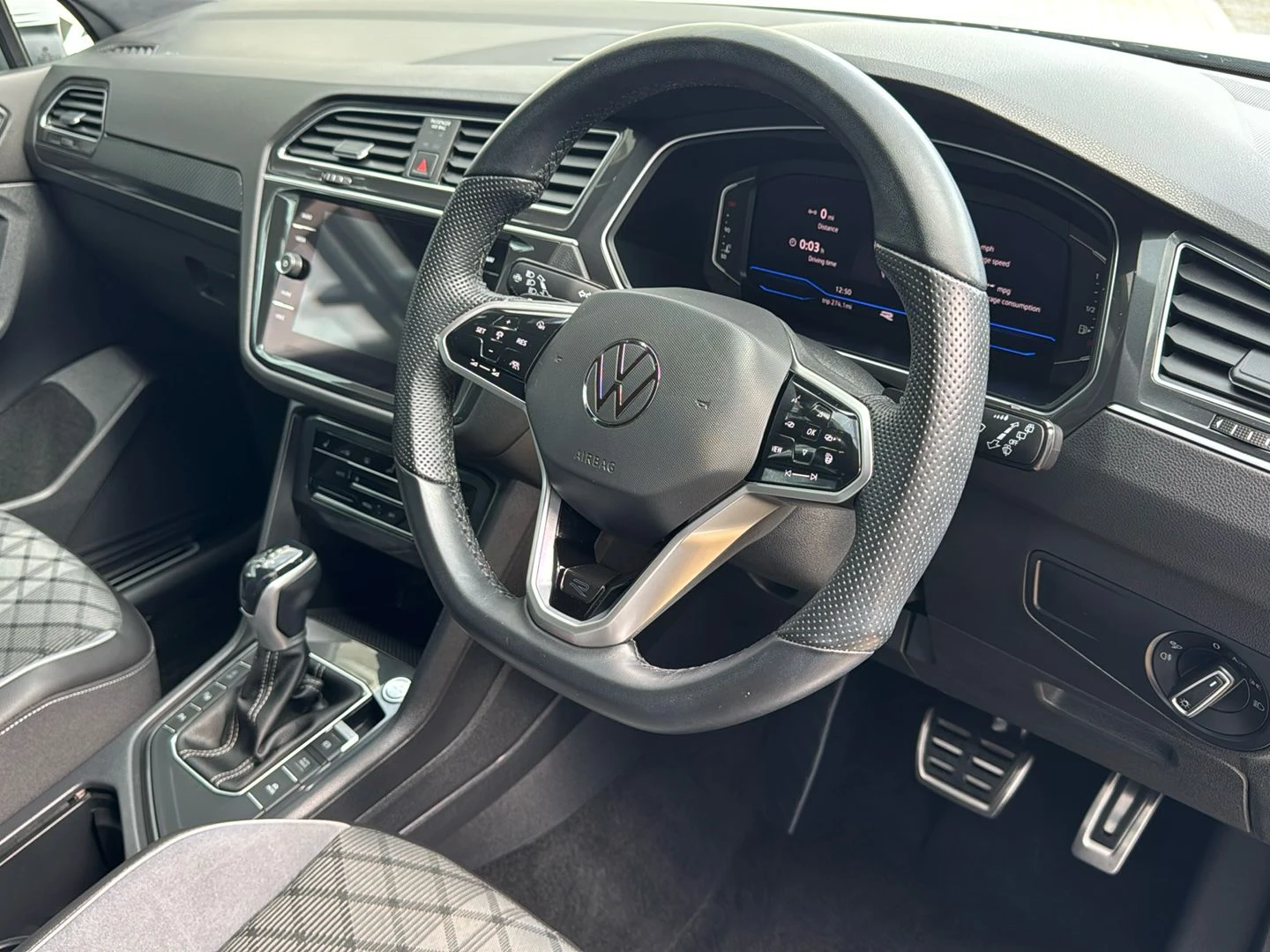 Volkswagen-Tiguan-image-19