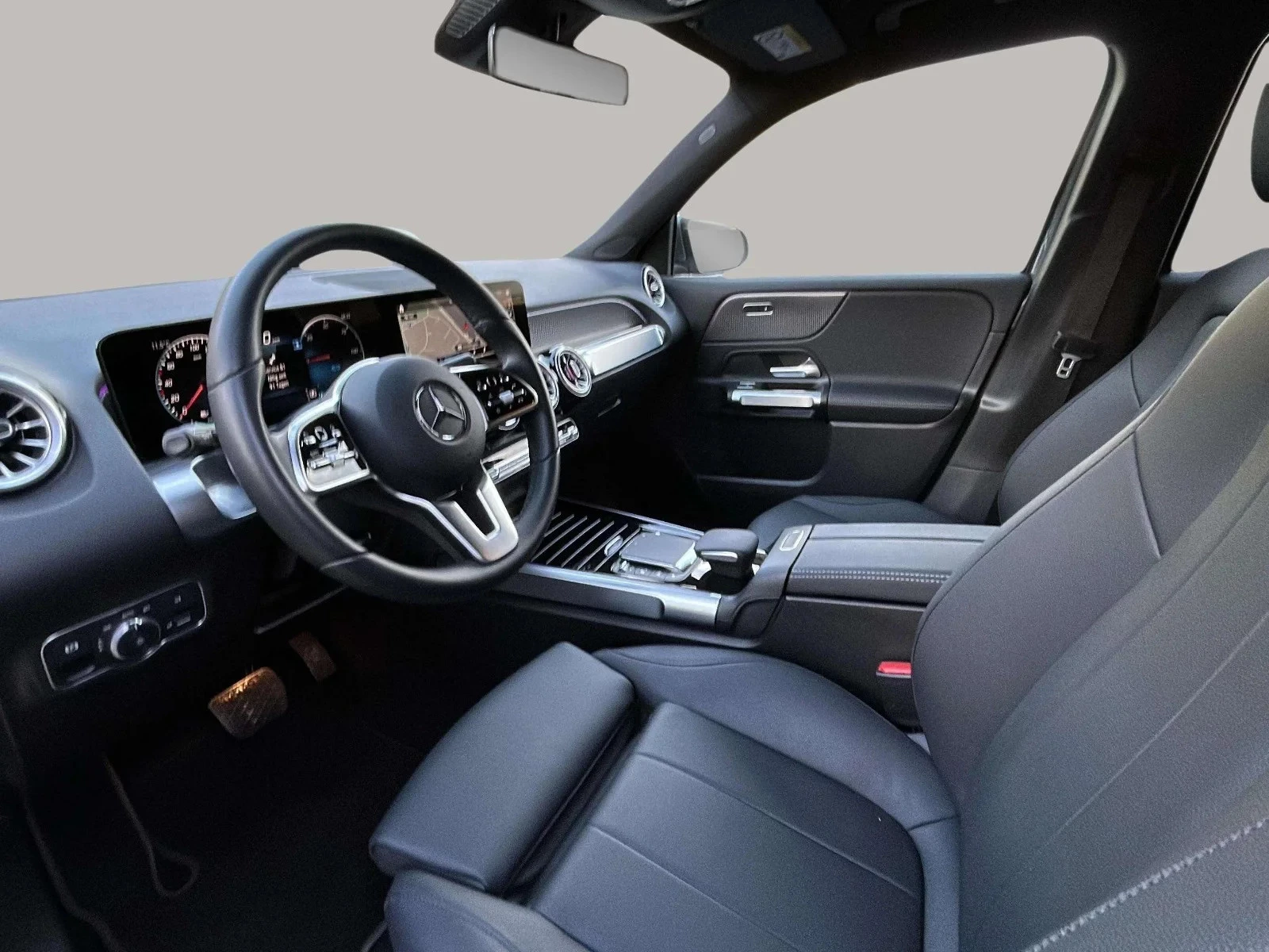 Mercedes-Benz-EQB-image-9