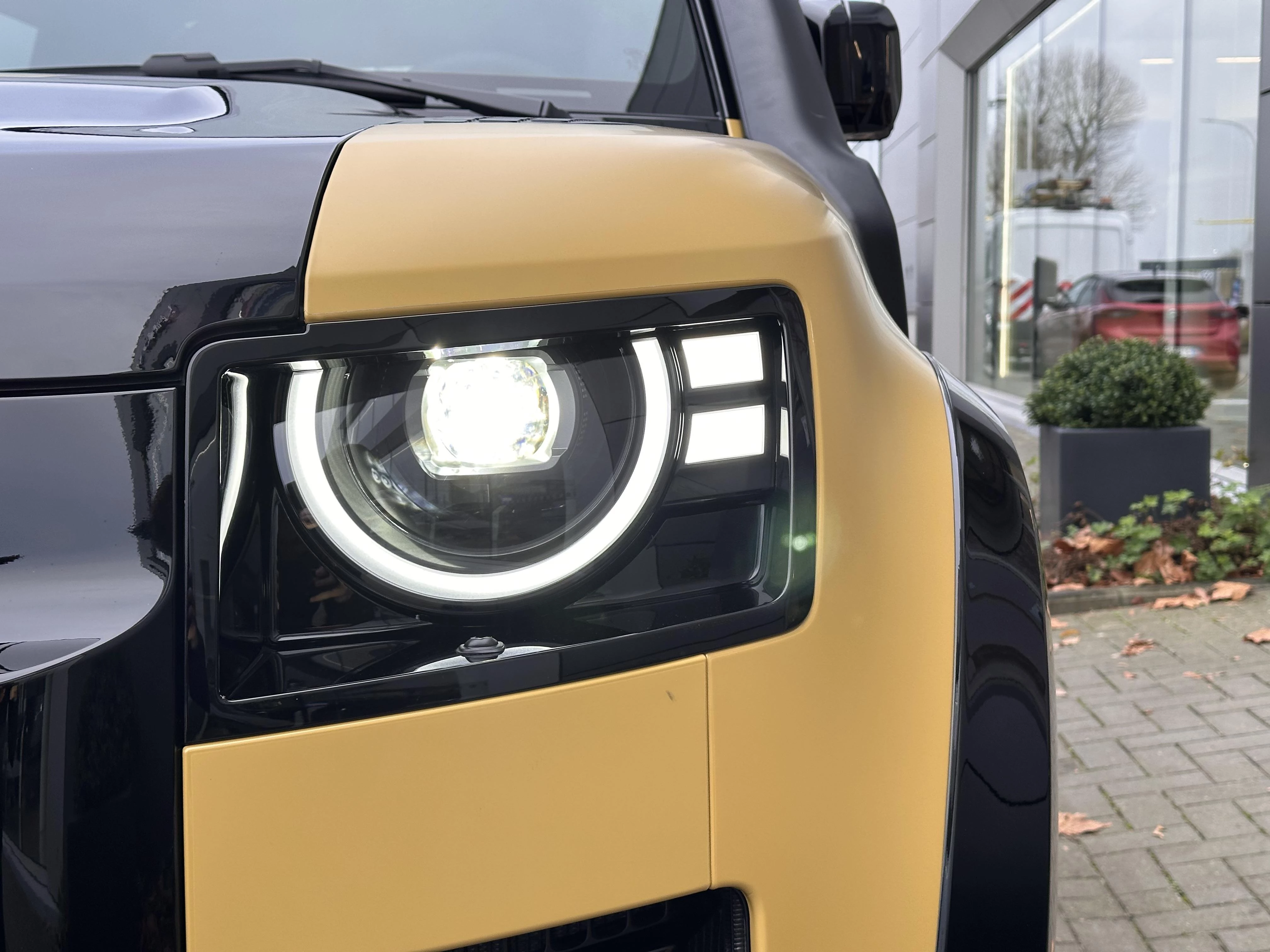 Land Rover-Defender-image-27