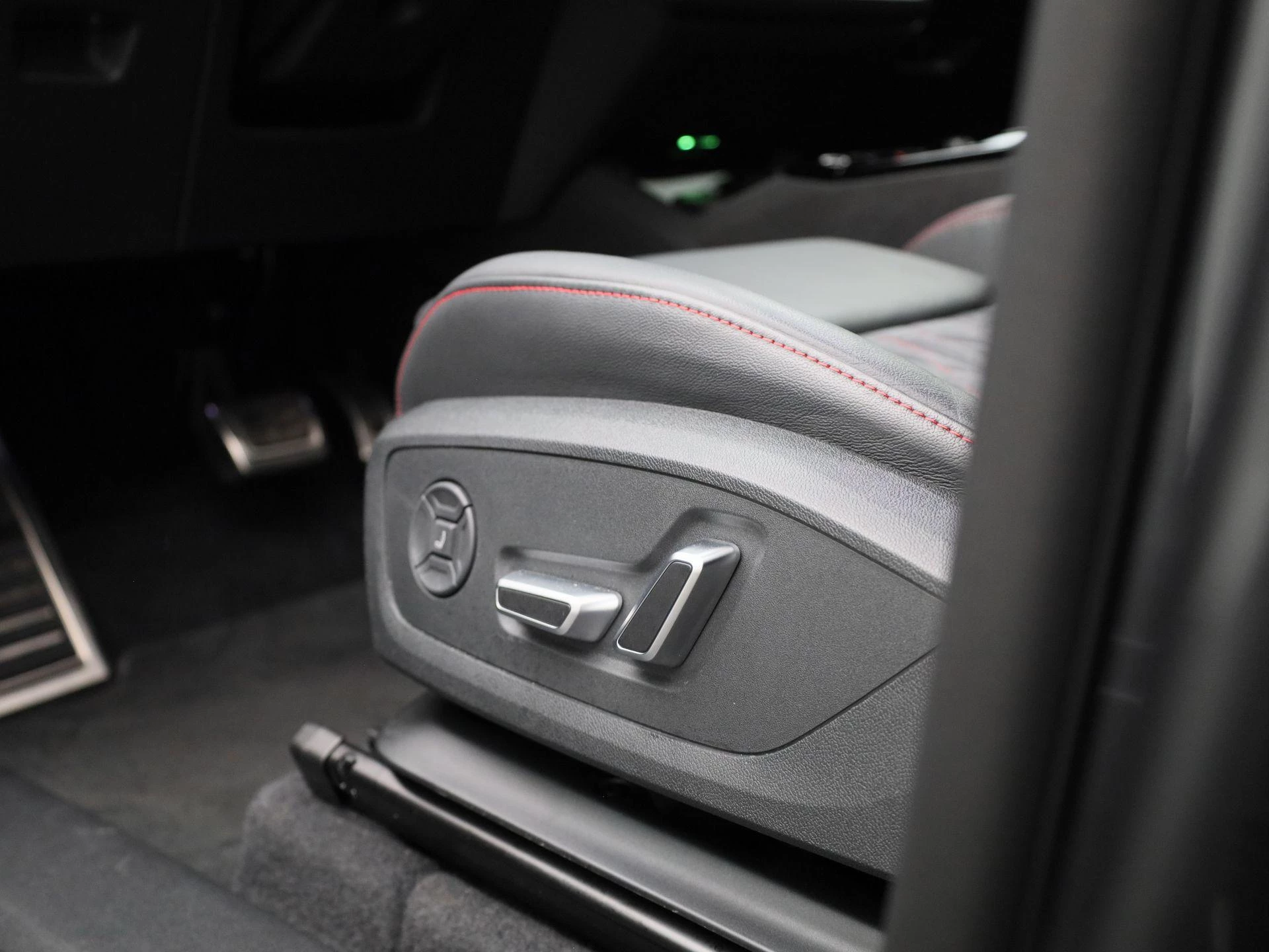 Audi SQ6 e-tron quattro 100 kWh
