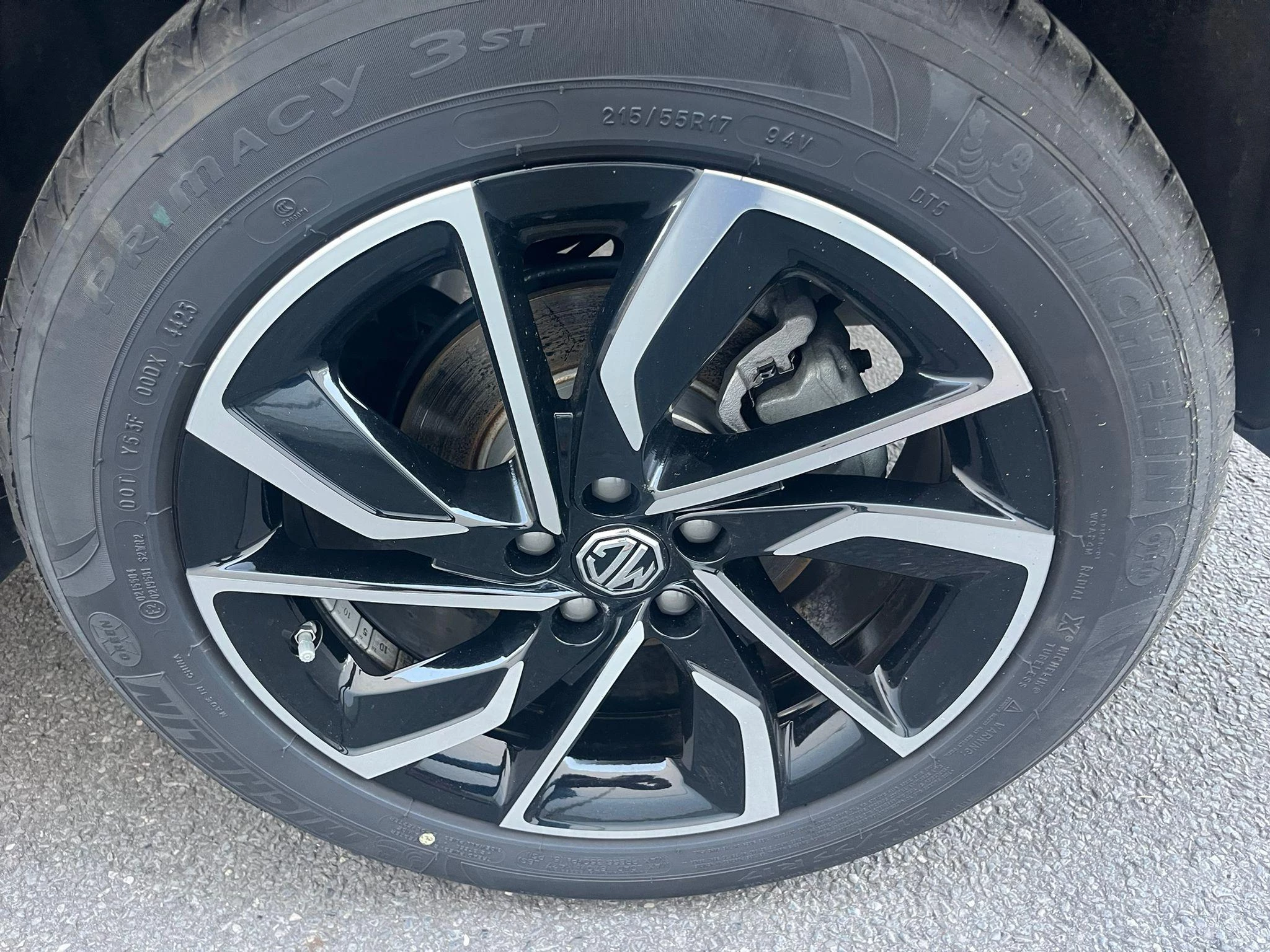 MG ZS ICE 1.0 AT LUXURY FWD