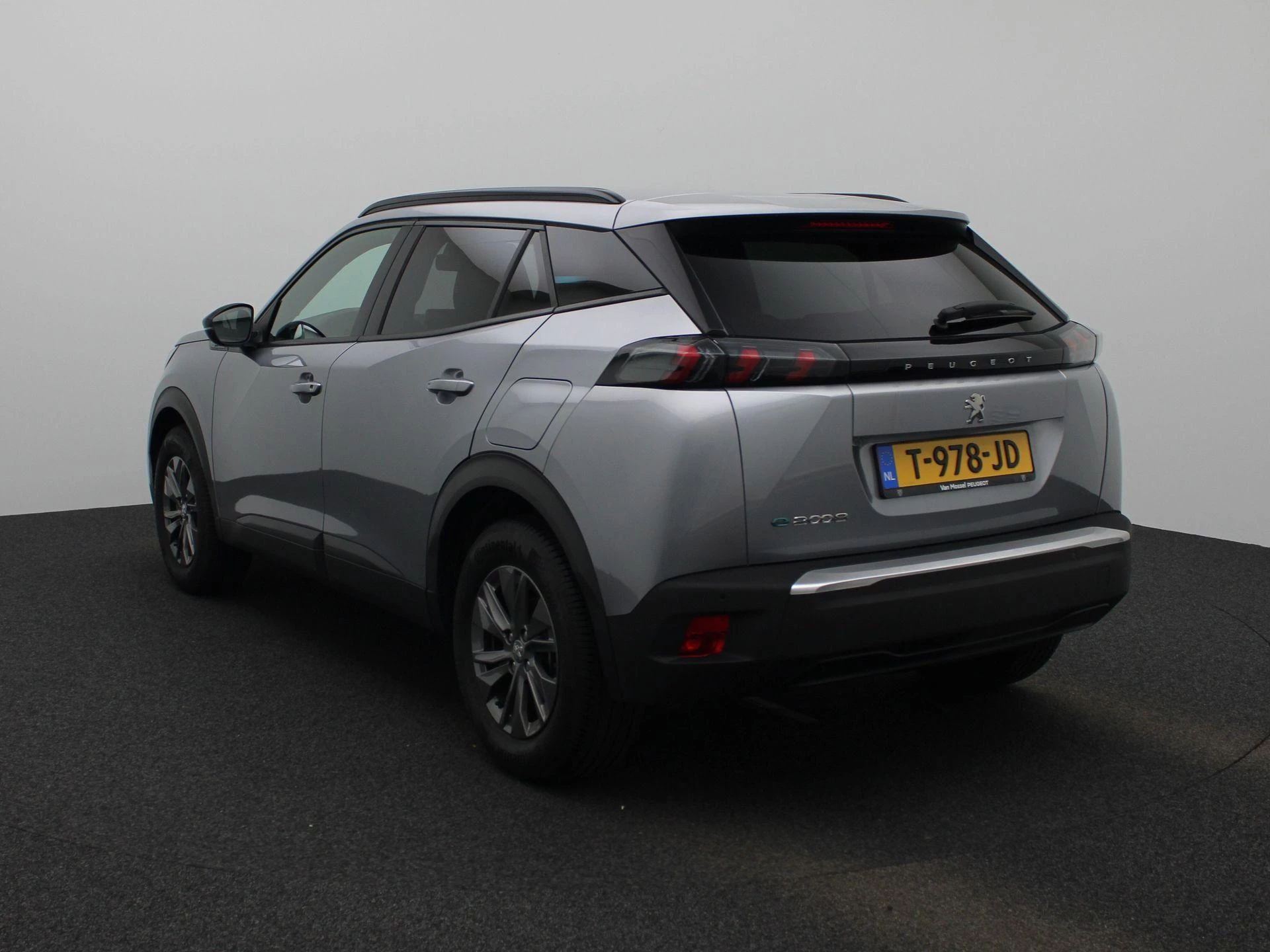 Peugeot-e-2008-image-2