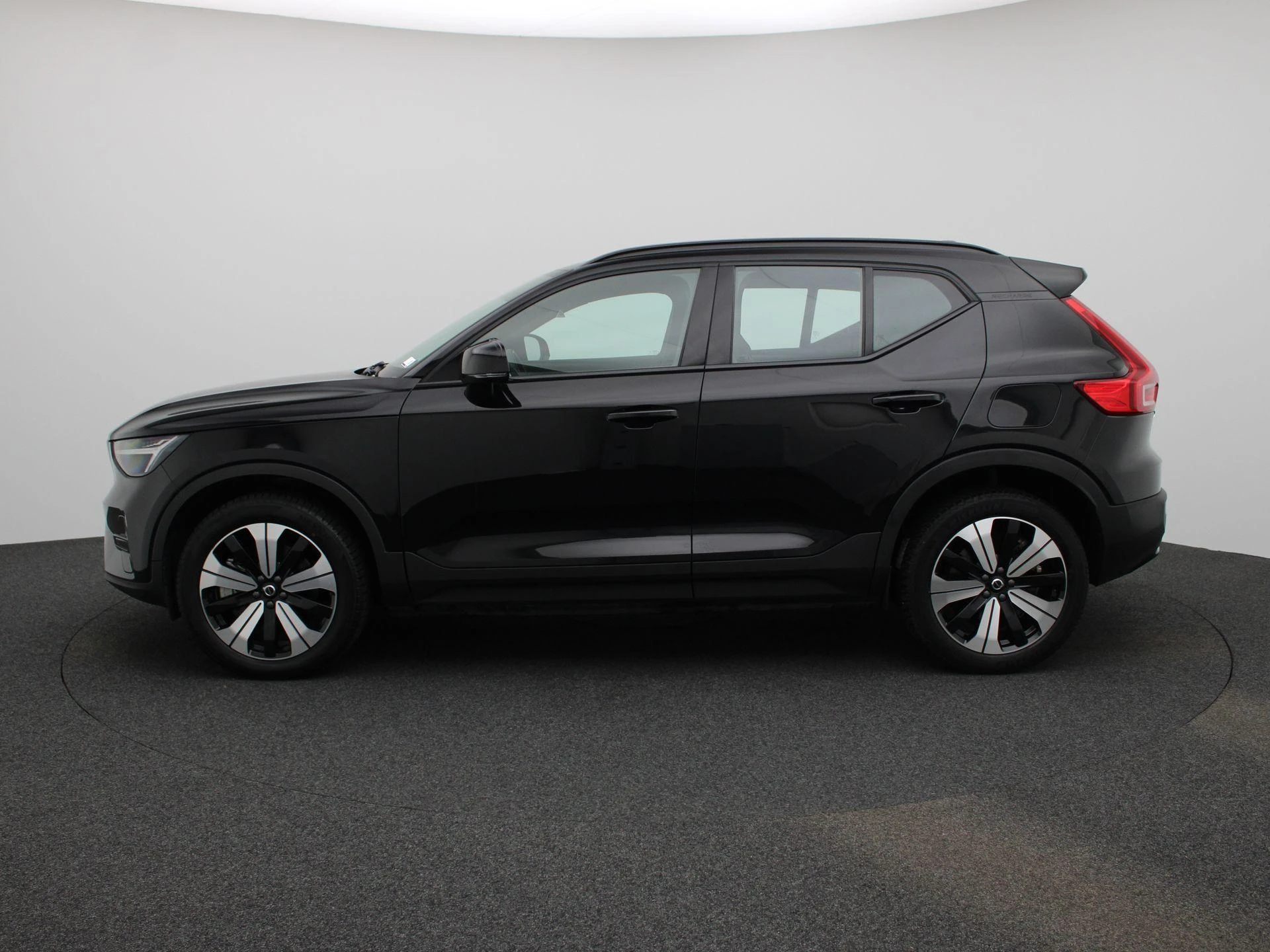 Volvo-XC40-image-3