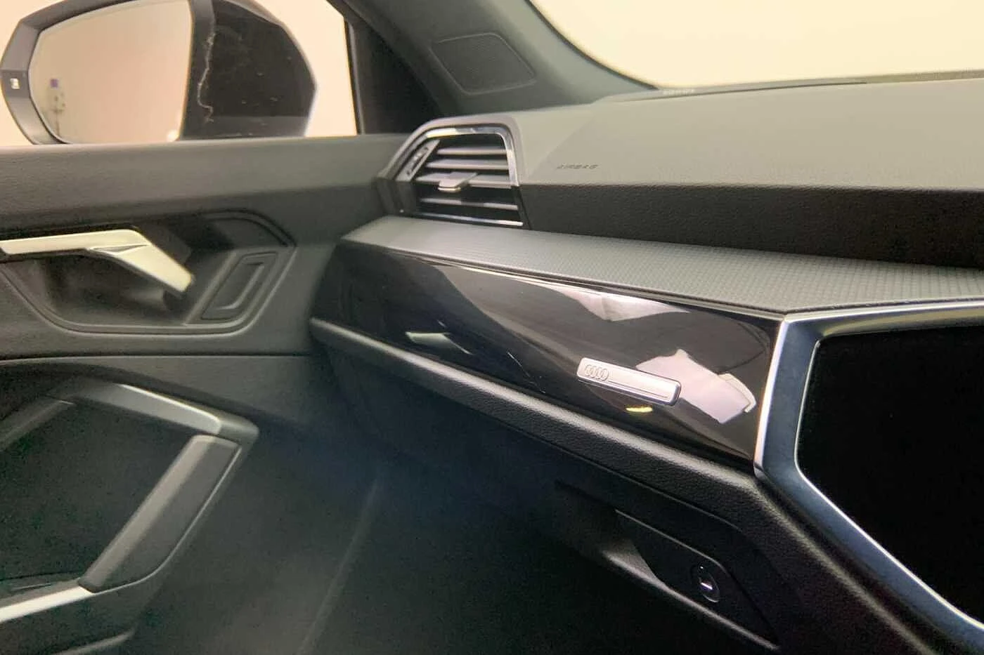 Audi-Q3-image-19