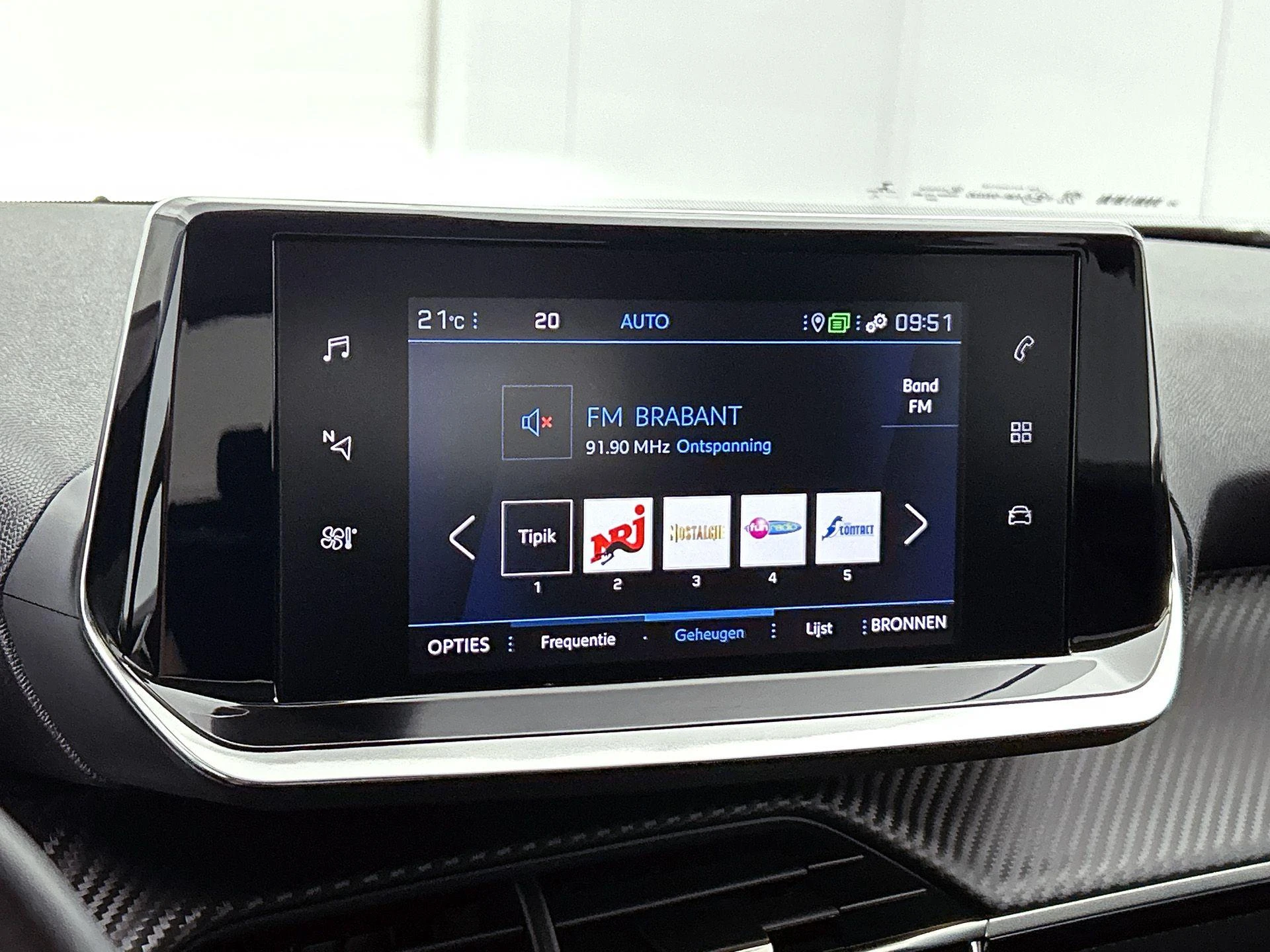 Peugeot-2008-image-20