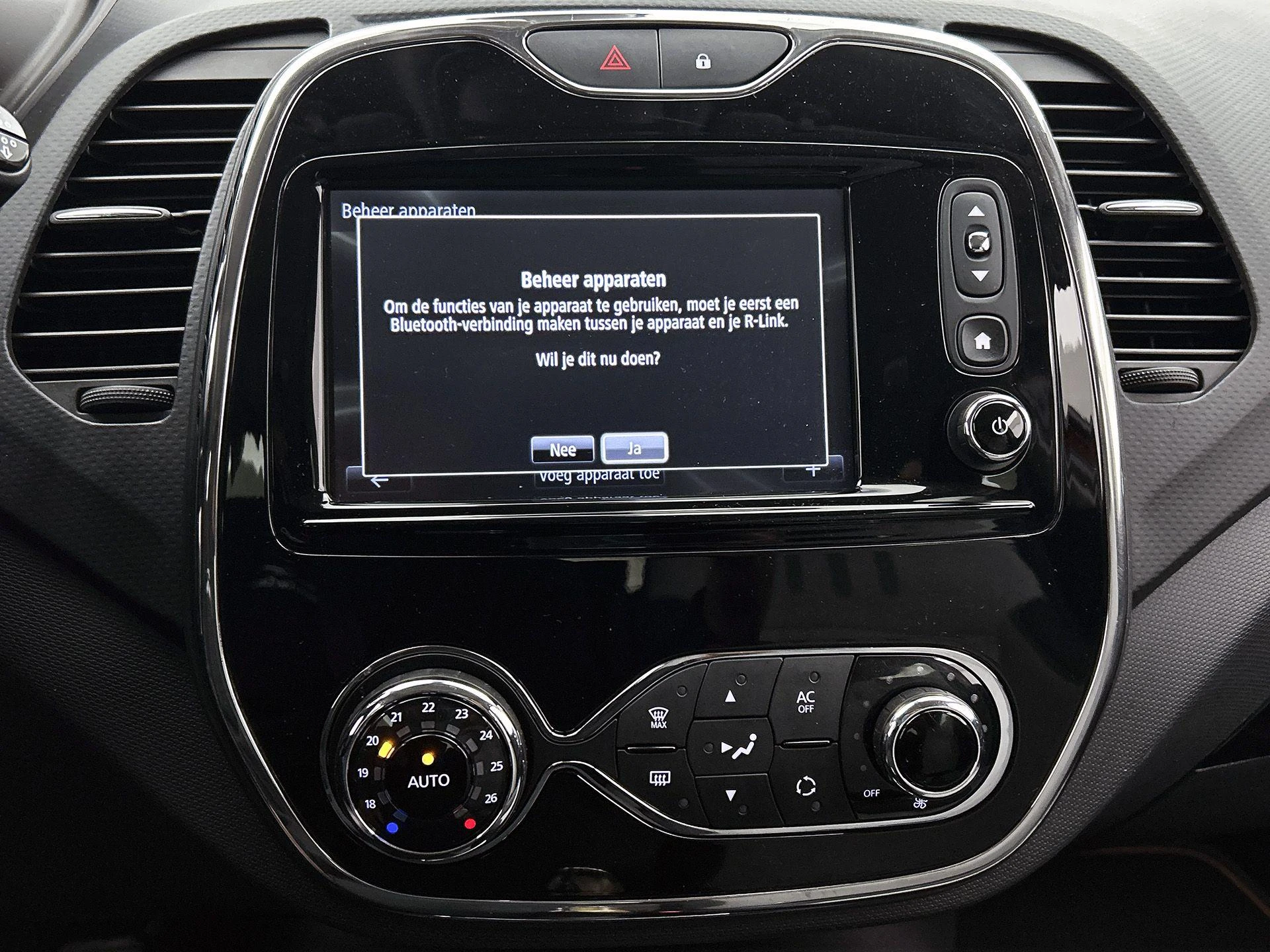 Renault-Captur-image-14