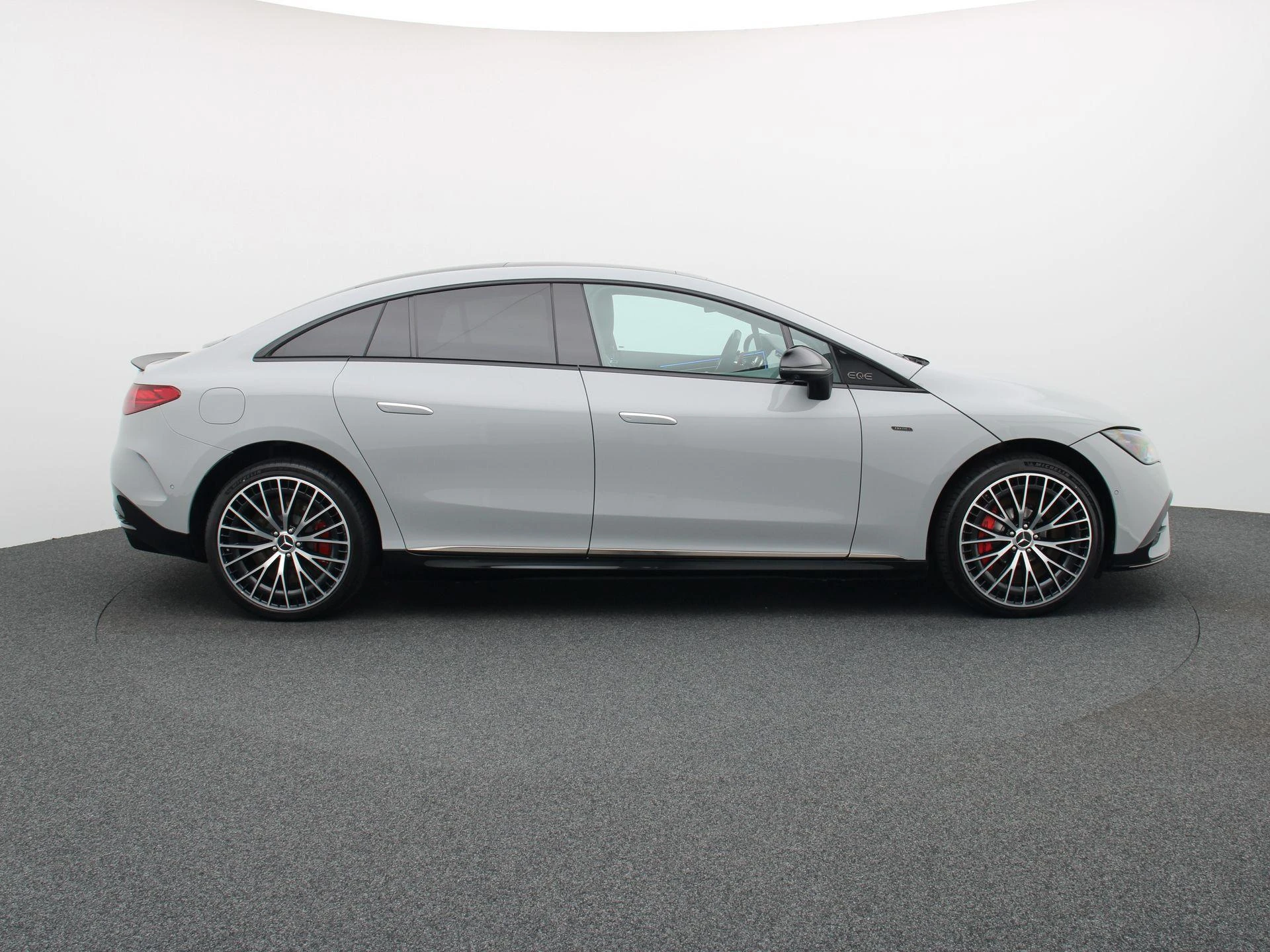 Mercedes-Benz EQE 53 4MATIC+ + NAPPA + BURMESTER + HYPERSCREEN + PANO + CARBON