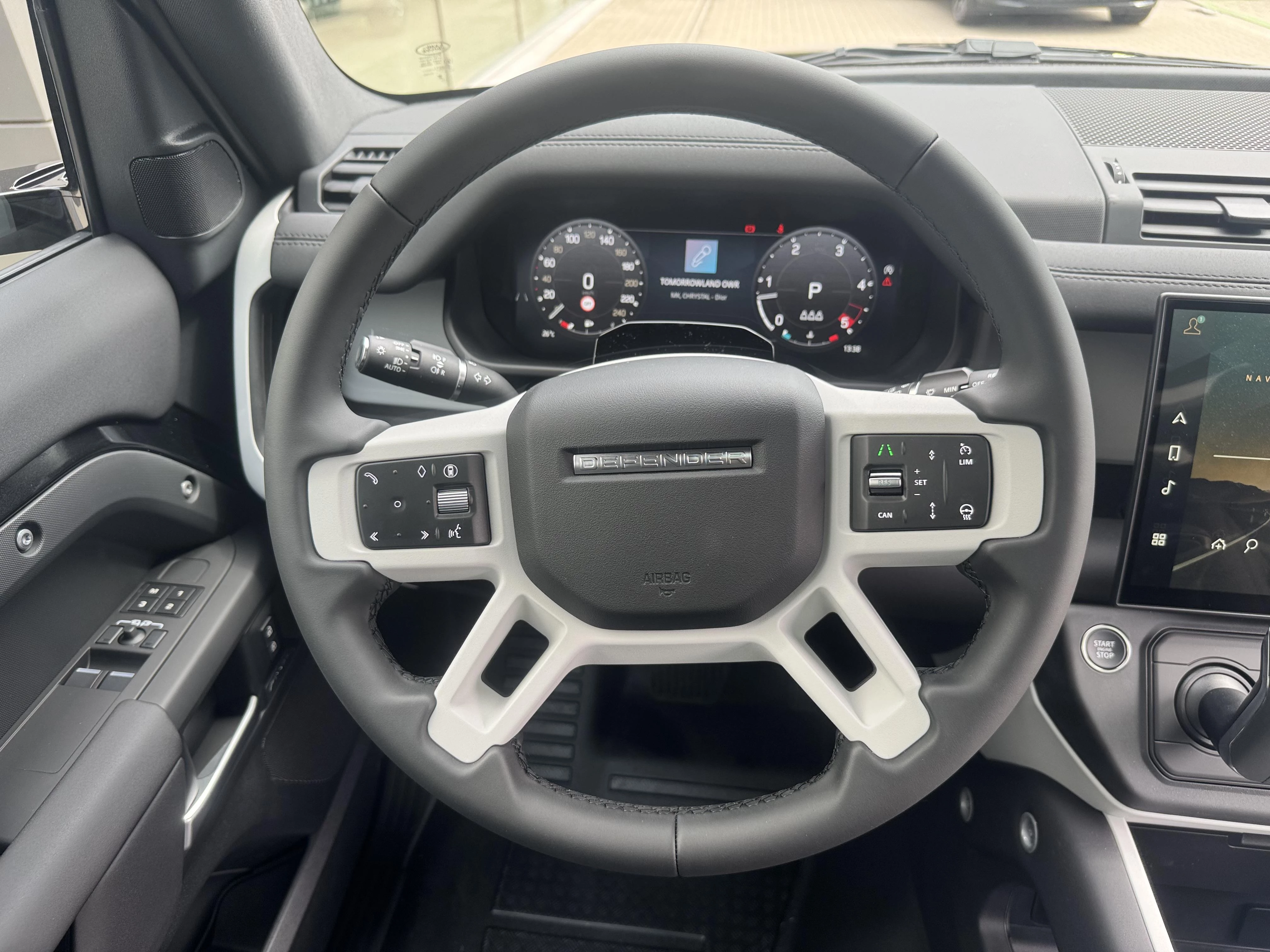 Land Rover-Defender-image-4