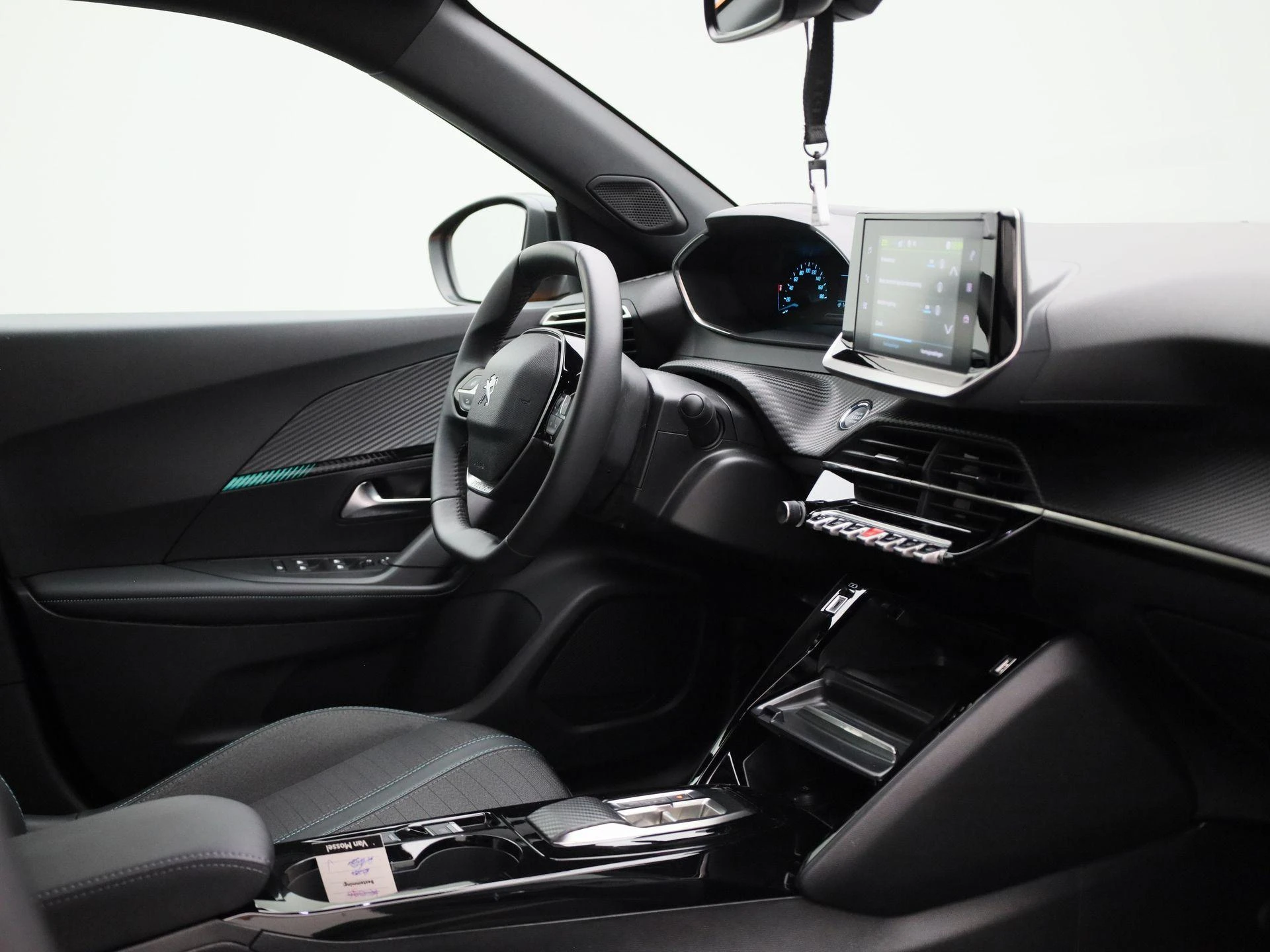 Peugeot e-2008 - 31