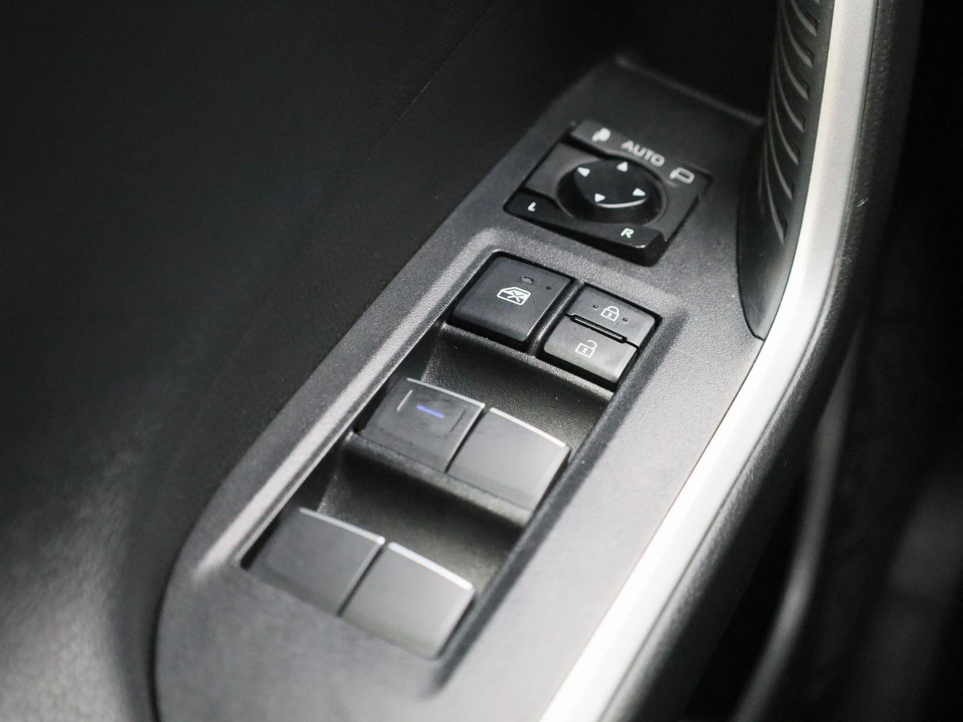 Toyota-RAV4-image-28