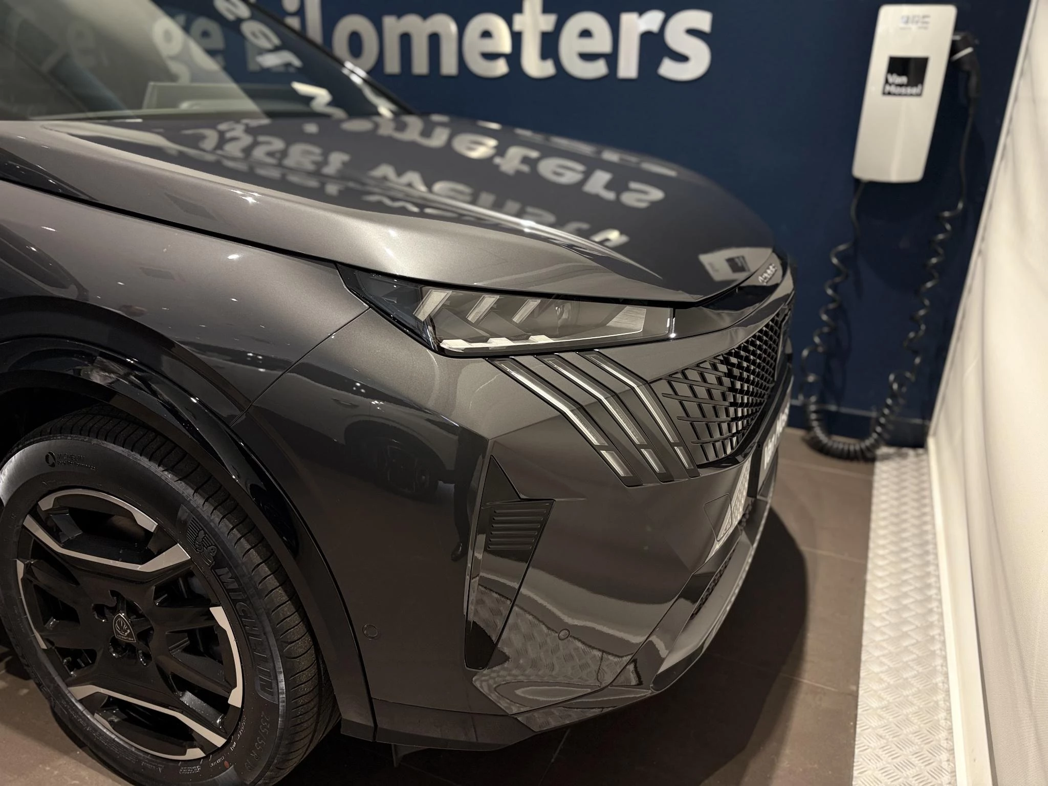 Peugeot-e-5008-image-27