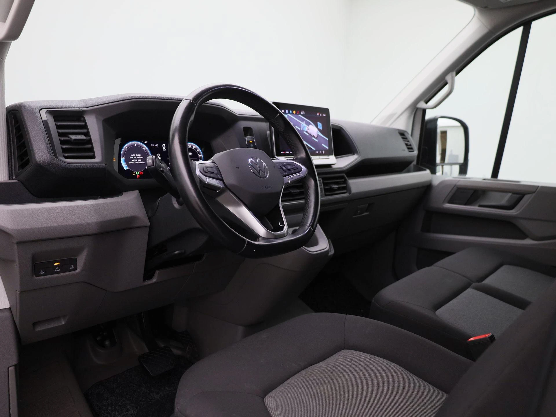 Volkswagen-Crafter-image-35