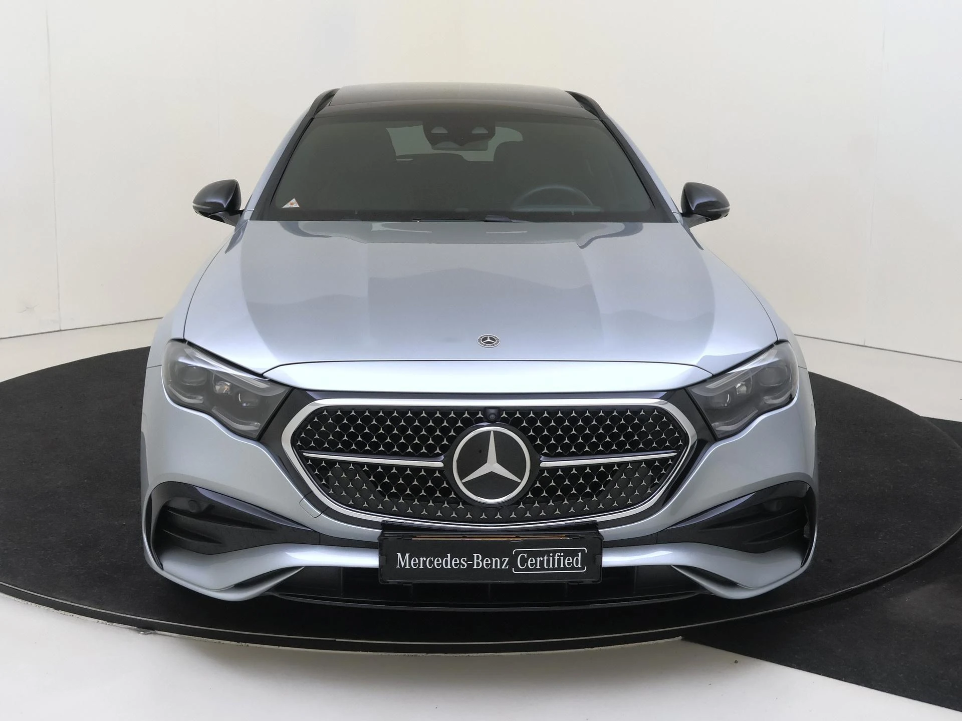 Mercedes-Benz-E-Klasse-image-5