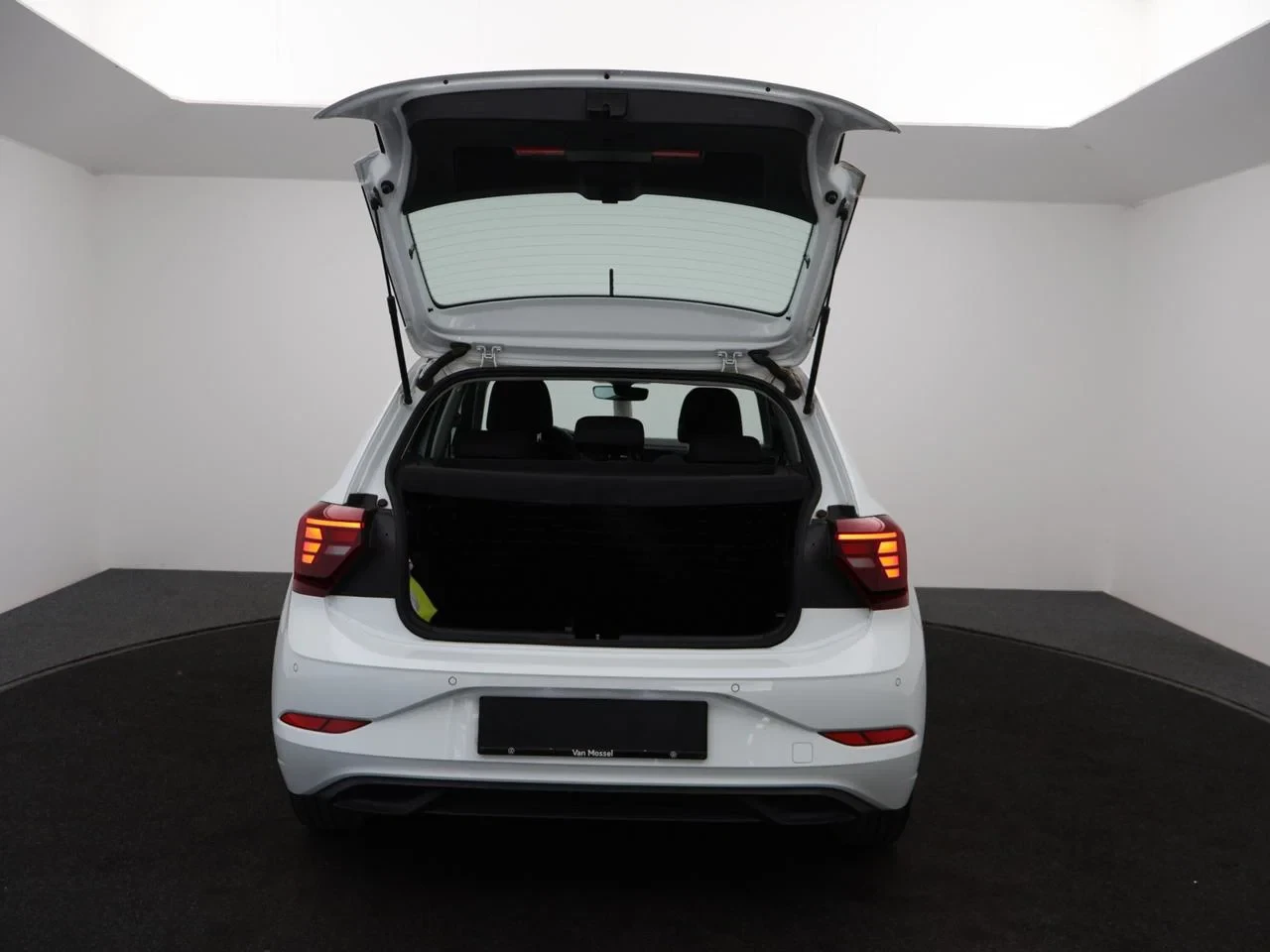 Volkswagen Polo Polo 1.0 MPI 80pk *APP CONNECT*BLTH*CRUISE*PDC*DIGITAL DASHBOARD*...