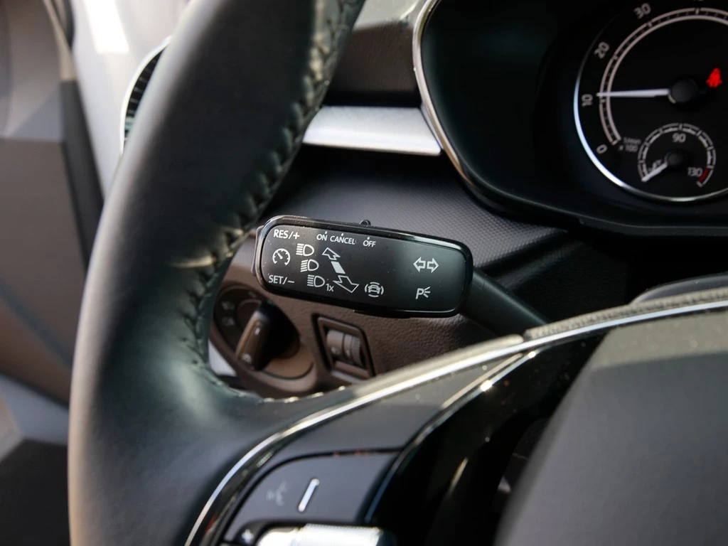 Škoda Fabia 1.0 TSI Ambition *LED*Smart-Link*Soundsystem*PDC*DAB*Lane-Assist*Klima