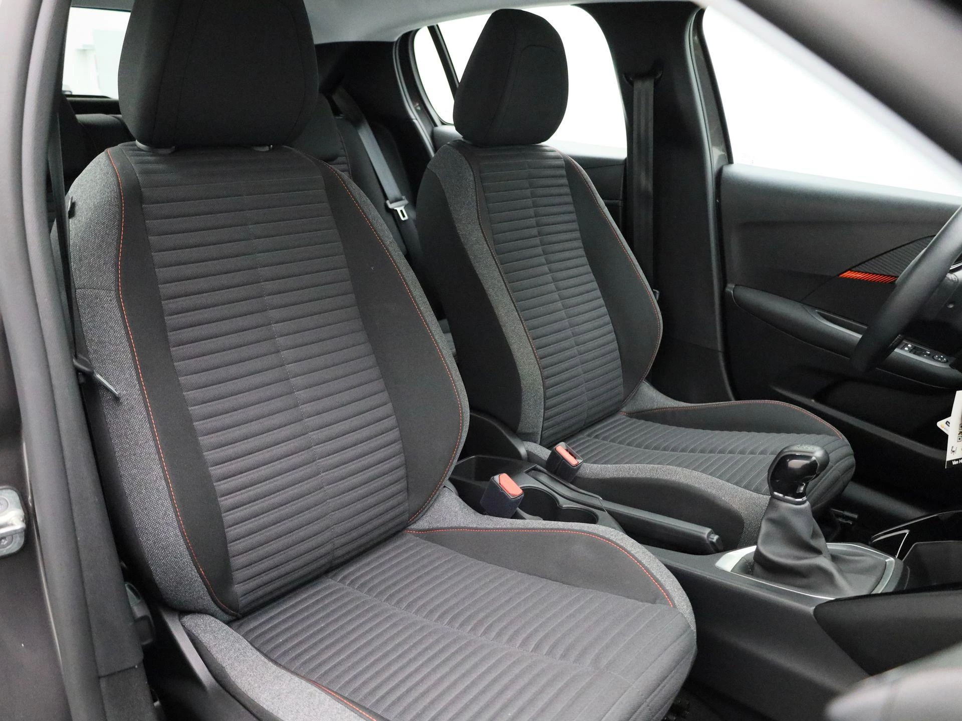 Peugeot-208-image-31