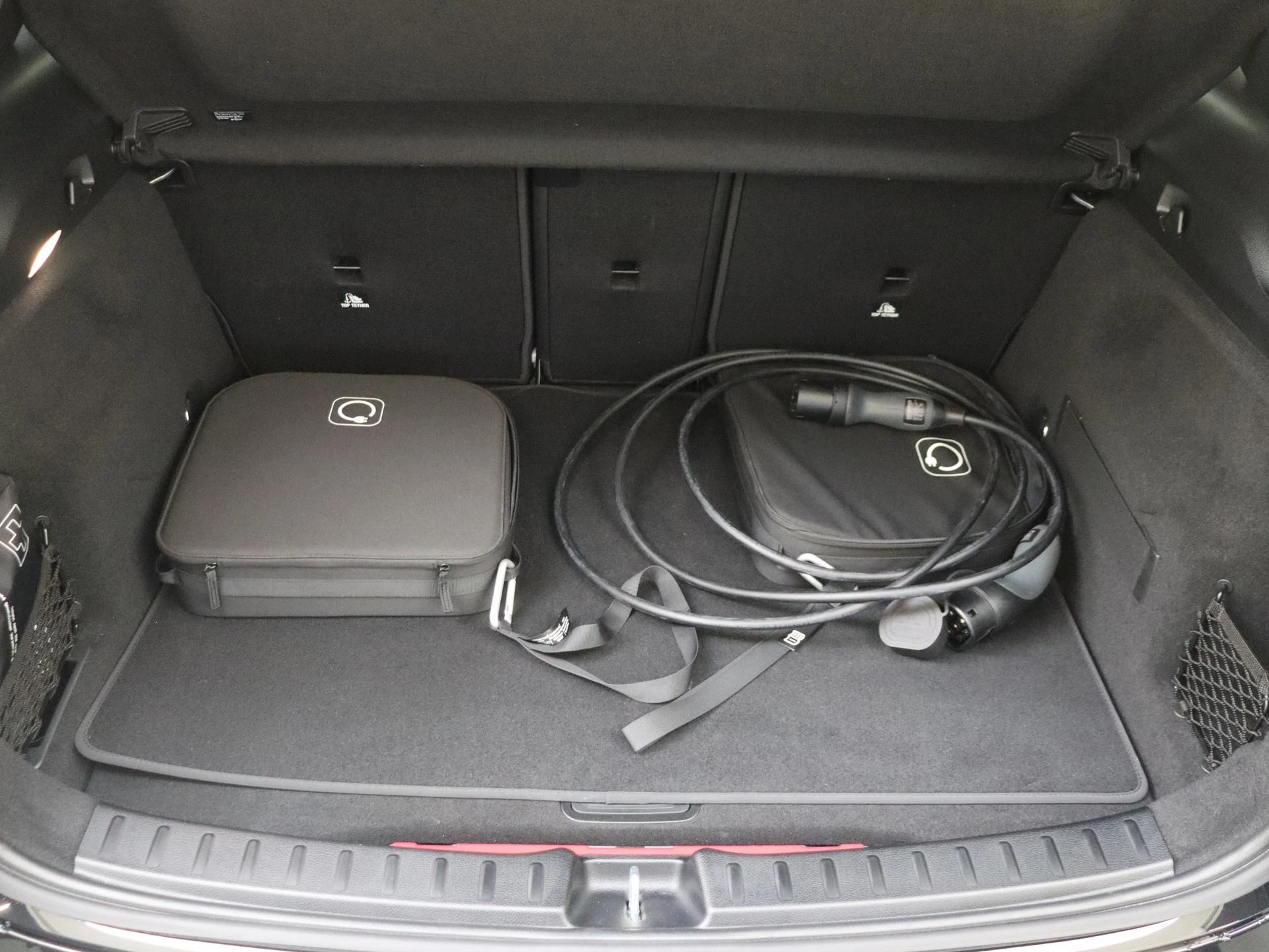 Mercedes-Benz-GLA-image-30