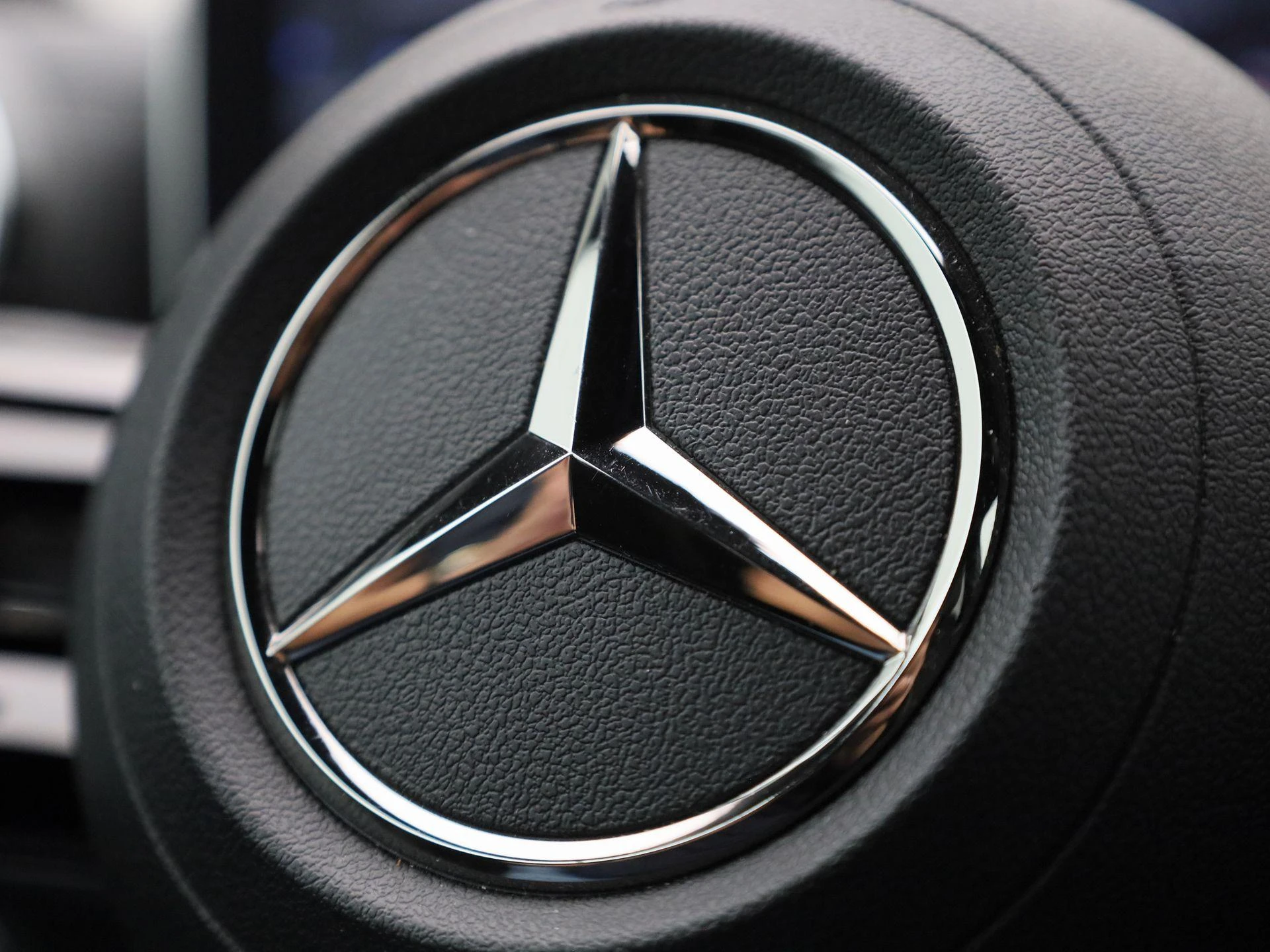 Mercedes-Benz-C-Klasse-image-30