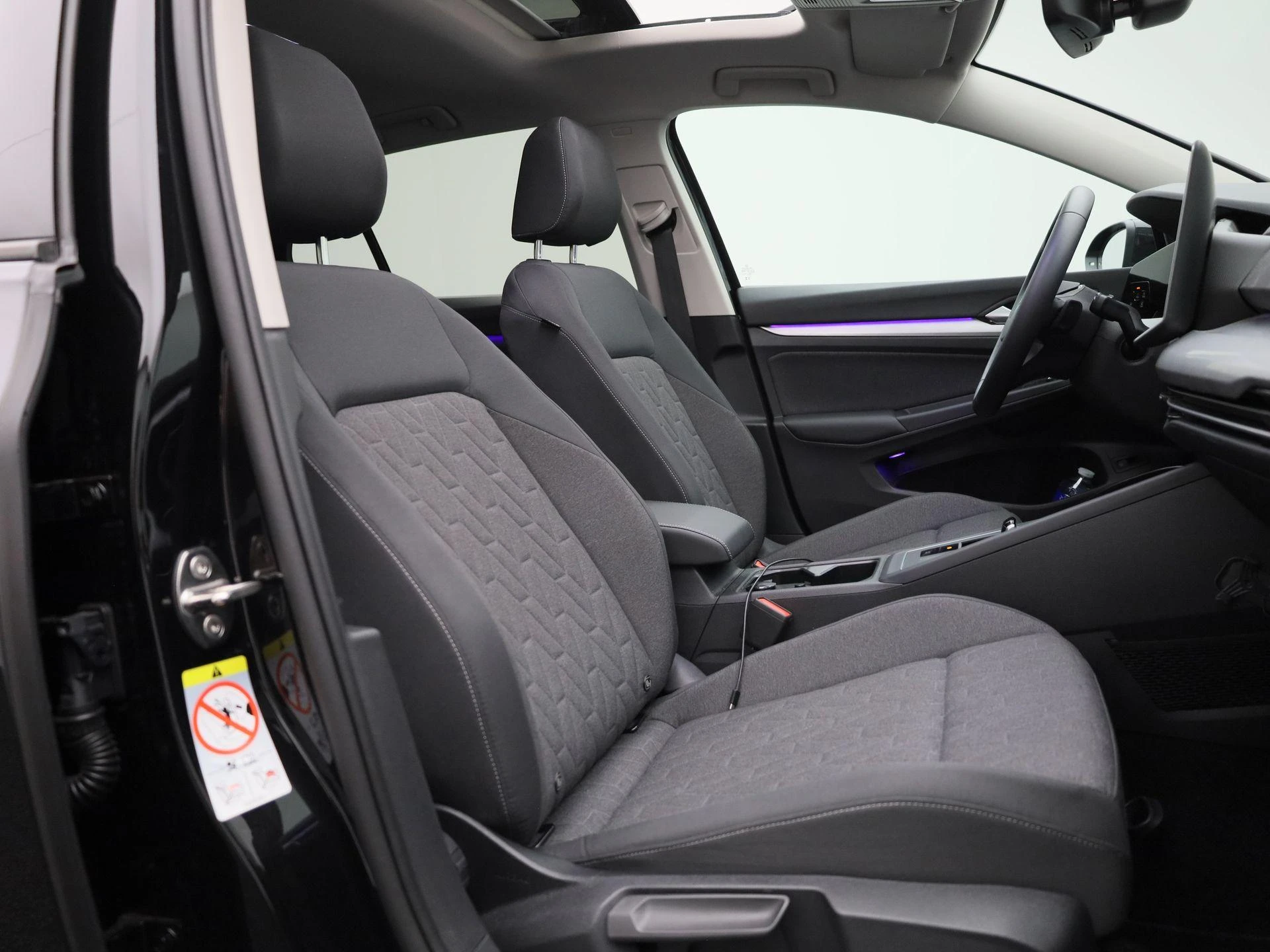 Volkswagen-Golf-image-35