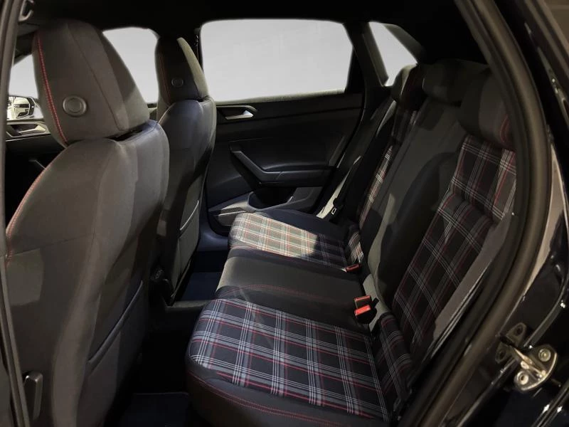 Volkswagen-Polo-image-9