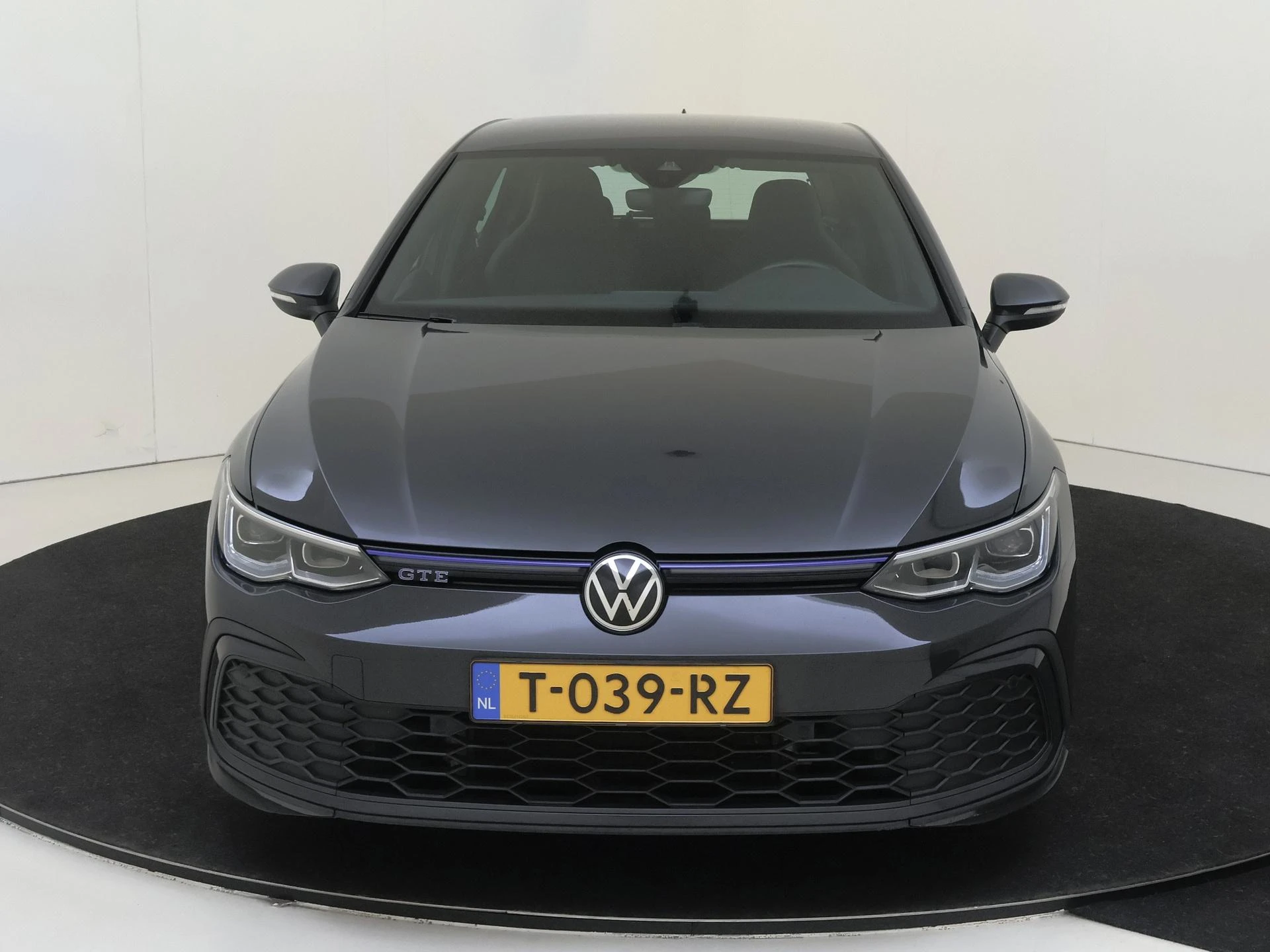 Volkswagen-Golf-image-6