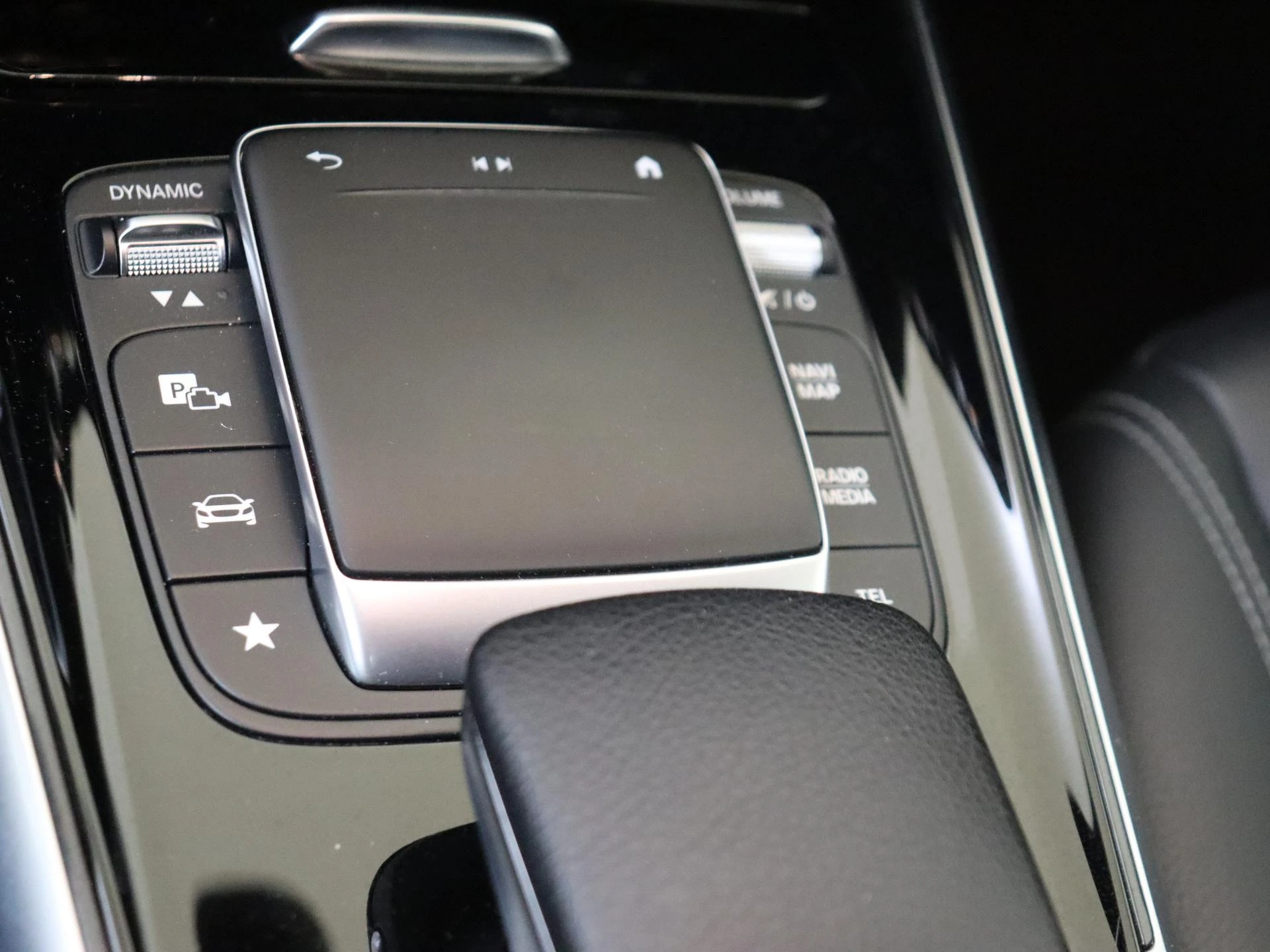 Mercedes-Benz-B-Klasse-image-21