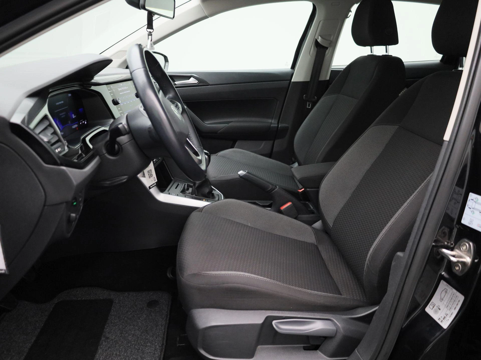 Volkswagen-Polo-image-10