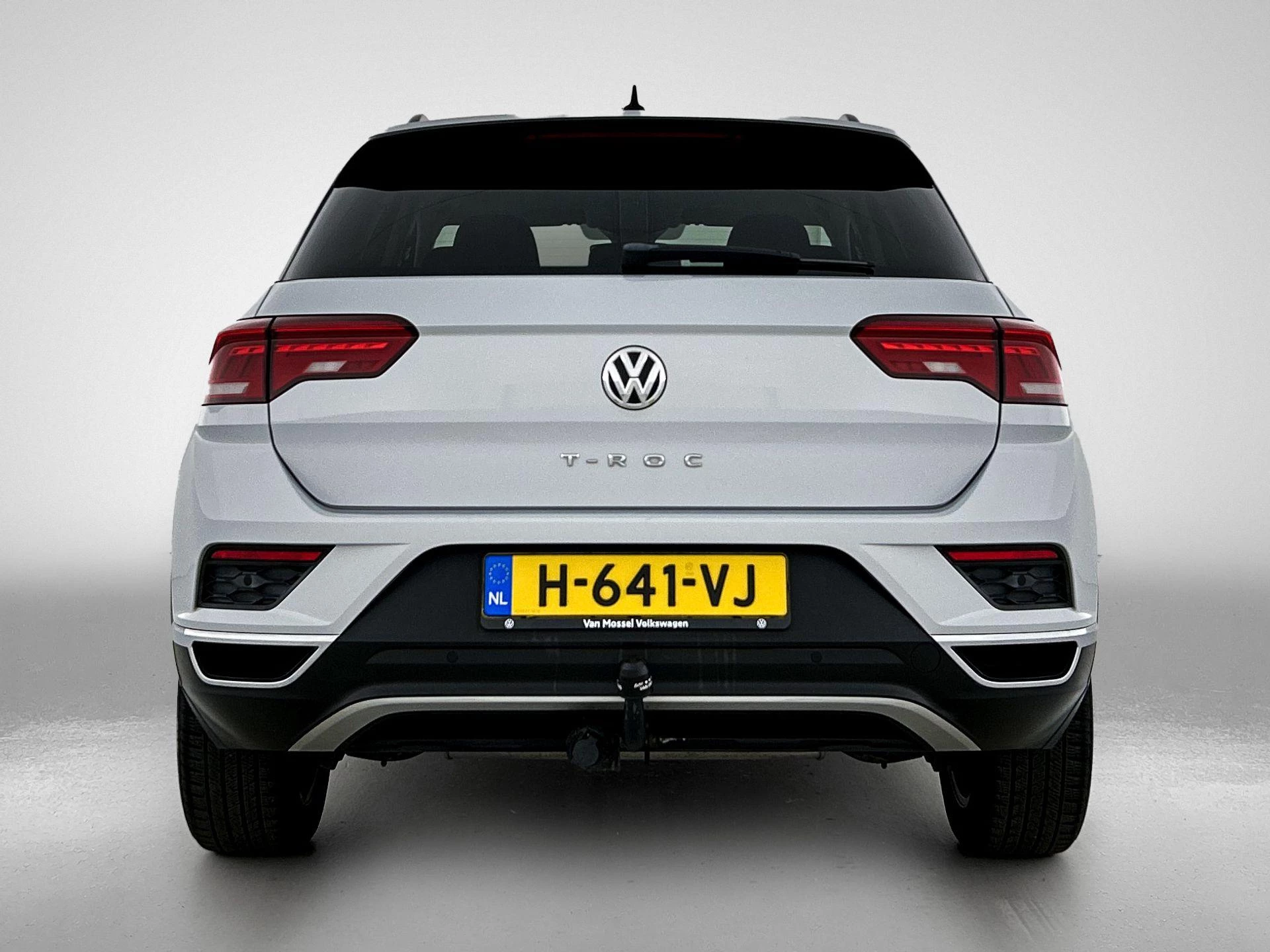 Volkswagen-T-Roc-image-2