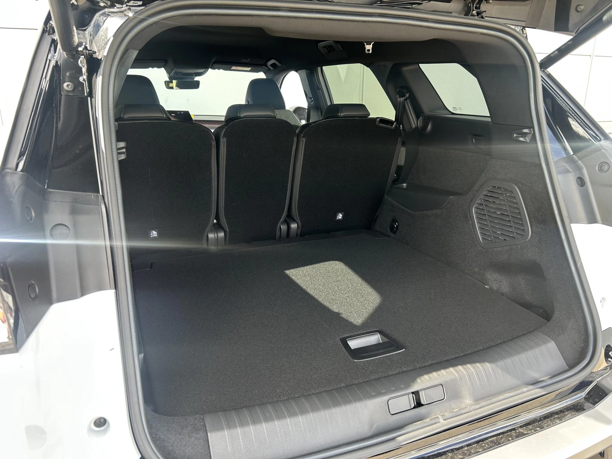 Peugeot-e-5008-image-22