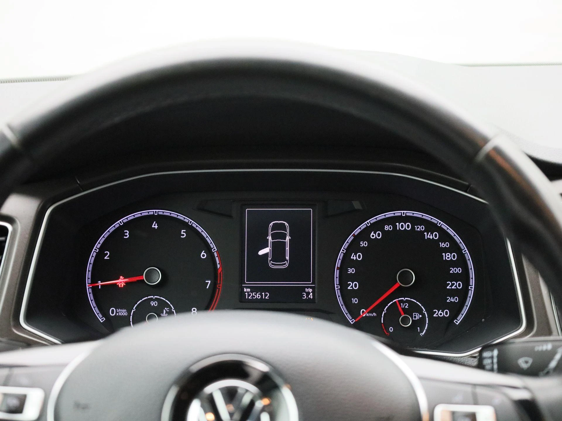 Volkswagen-T-Roc-image-7