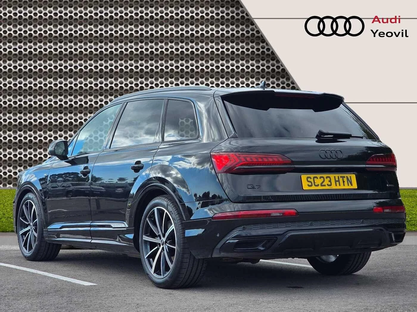 Audi-Q7-image-2