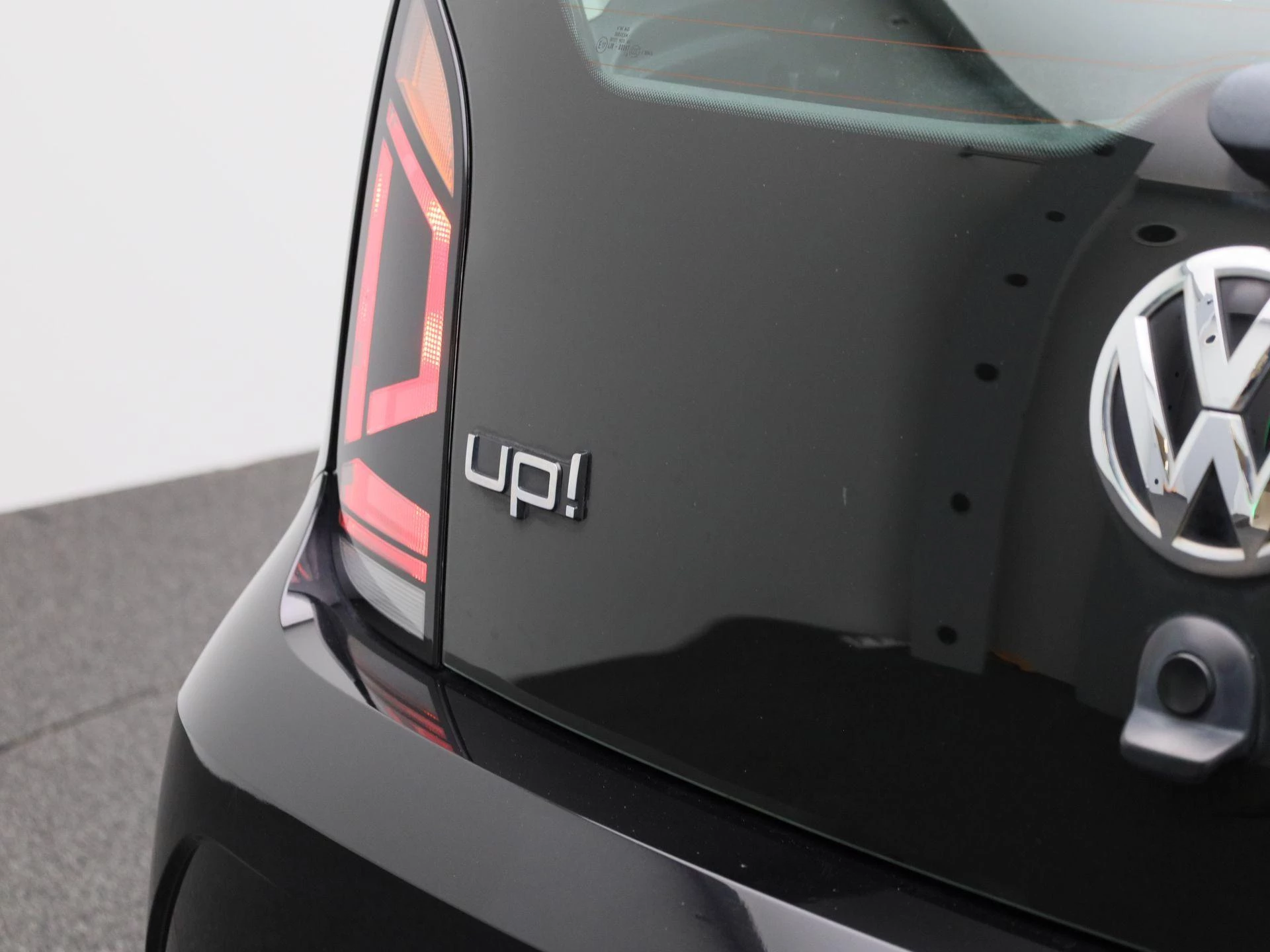 Volkswagen-up!-image-25