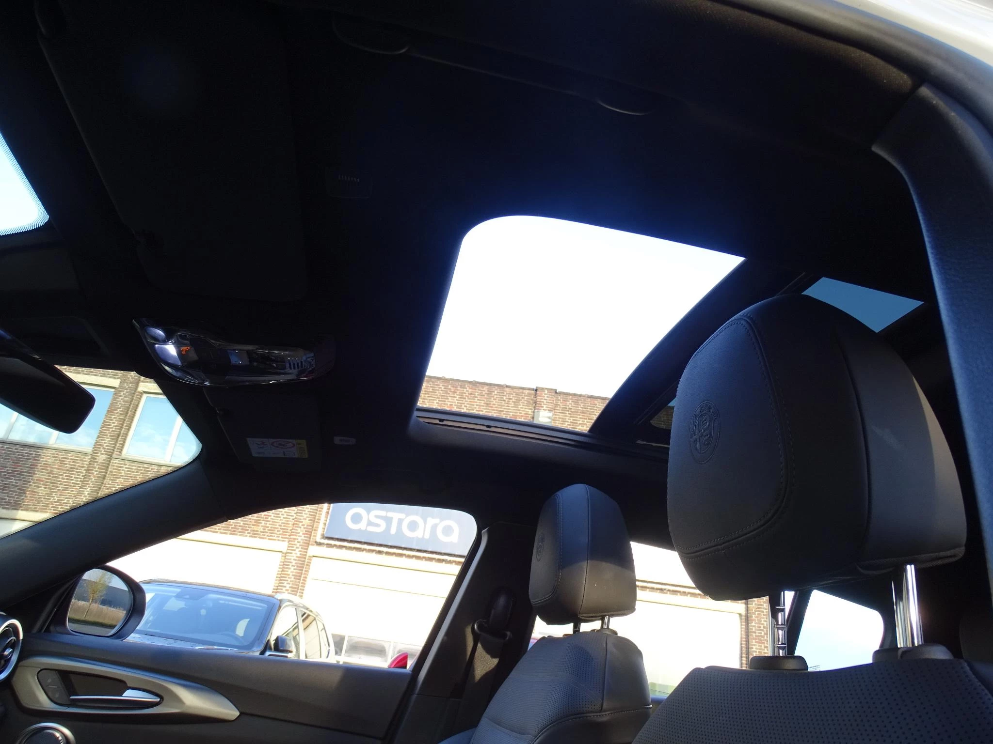 Alfa Romeo Tonale 1.5T Hybrid Sprint+leder+gps+camera+pano