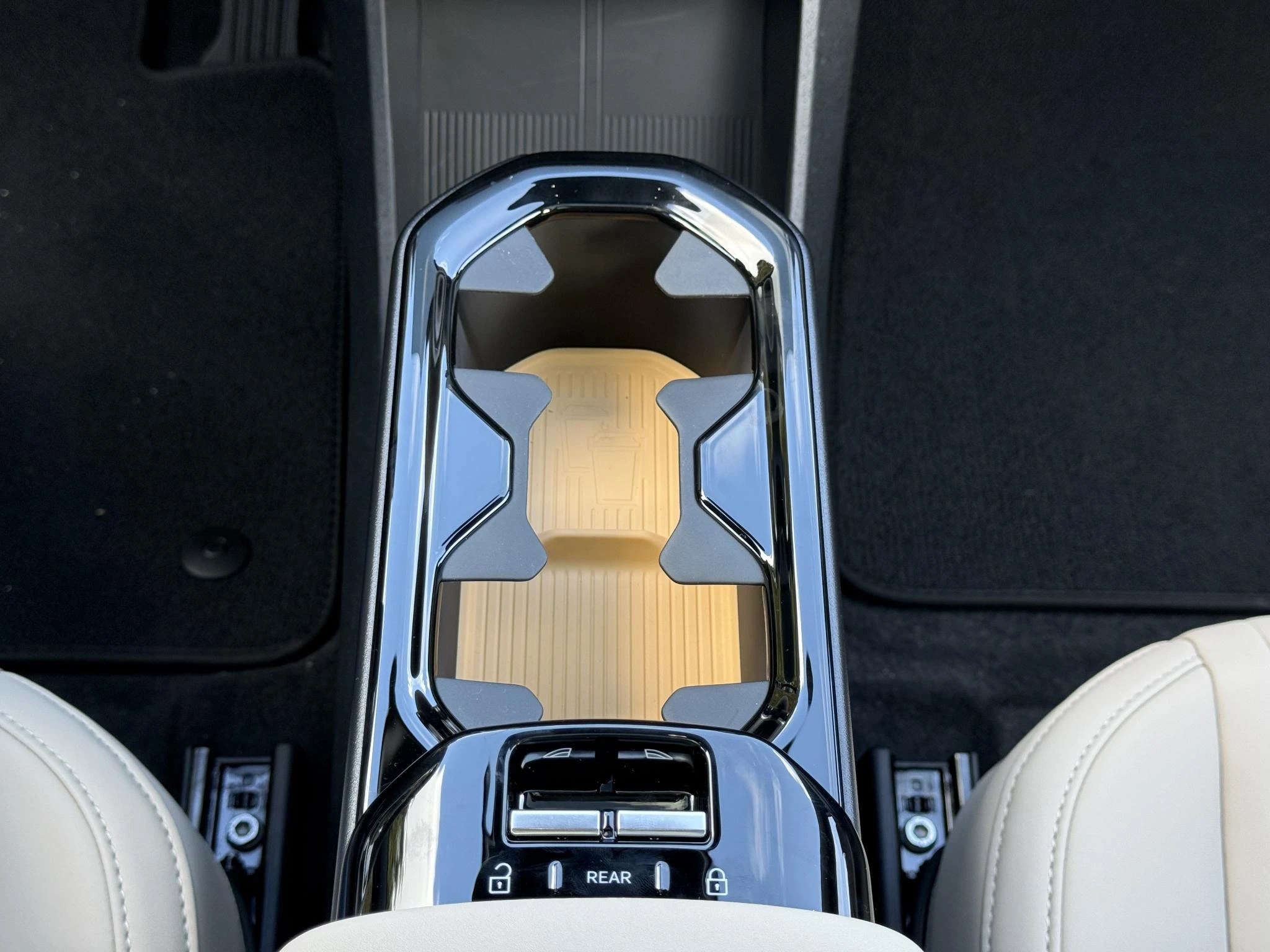 Volvo-EX30-image-26