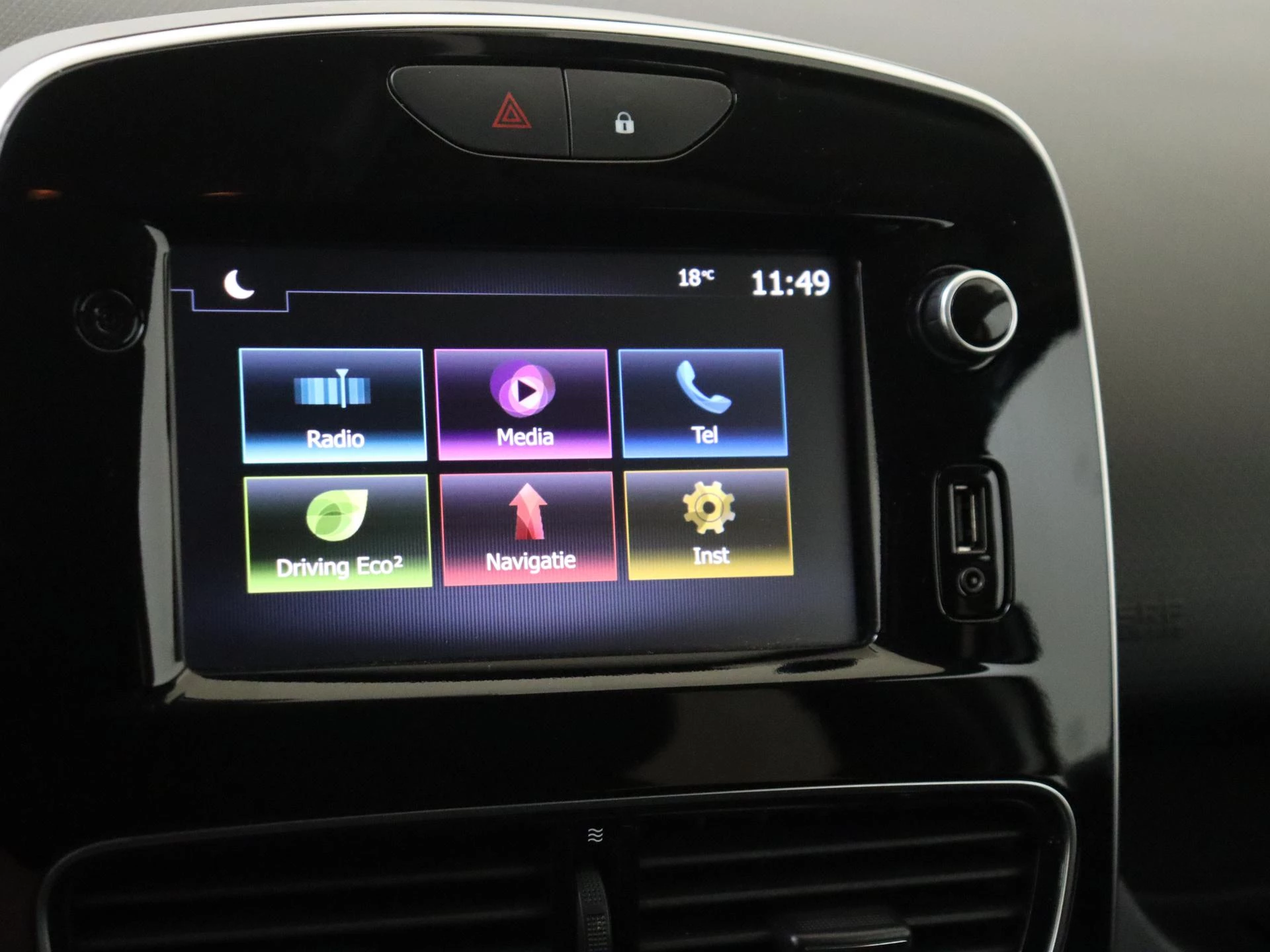 Renault-Clio-image-19