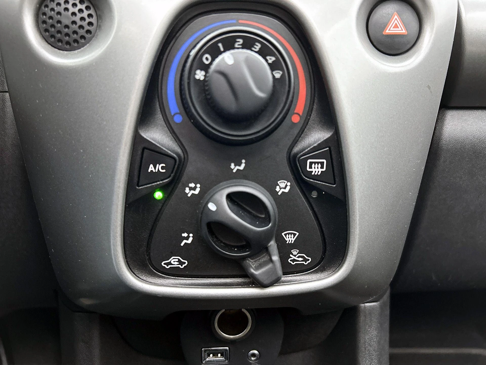 Peugeot-108-image-24