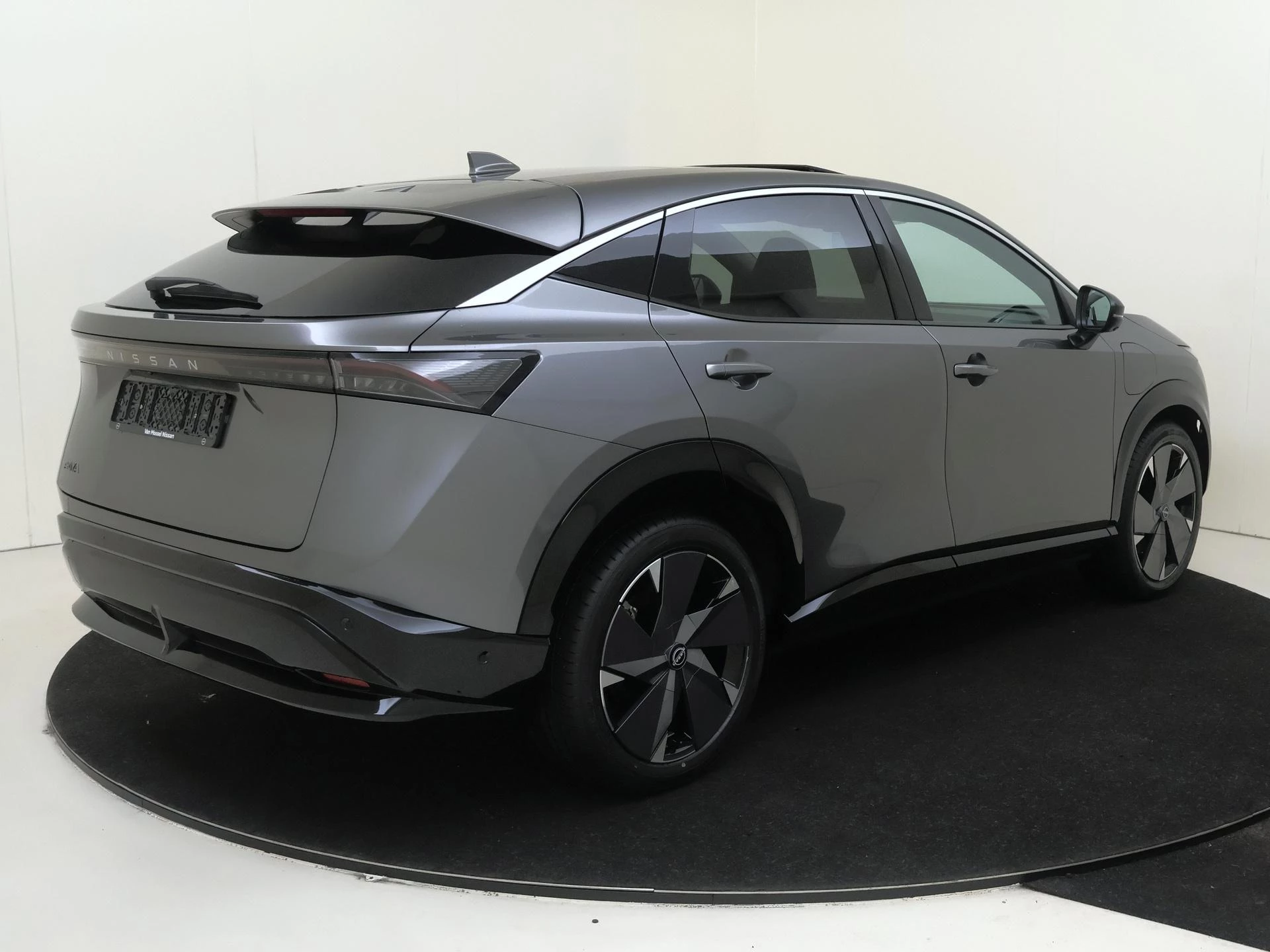Nissan ARIYA 63kWh Batterij 217 1AT Evolve + 20" lichtmetalen velgen + 22 kW ingebouwde lader