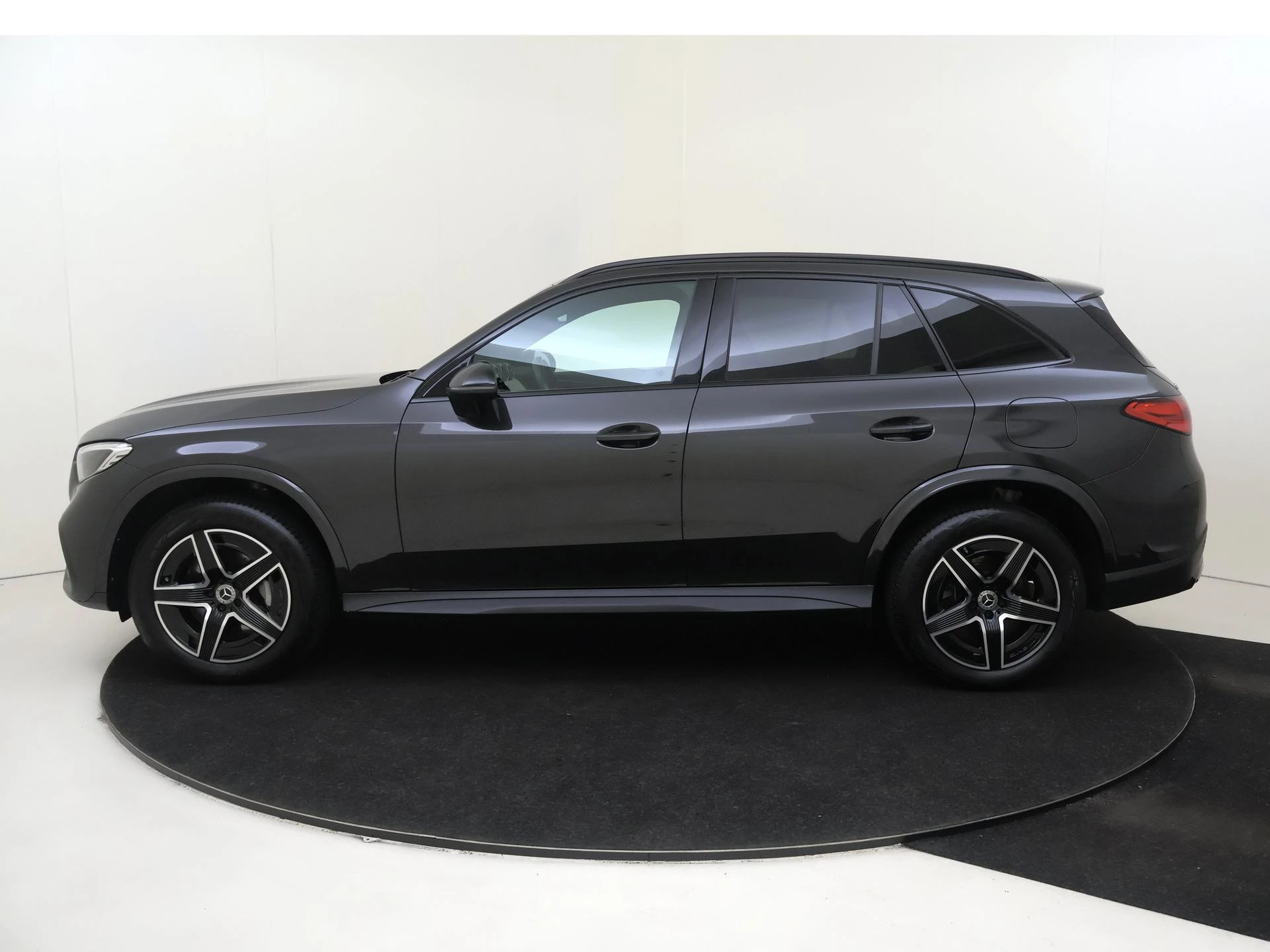 Mercedes-Benz-GLC-image-7