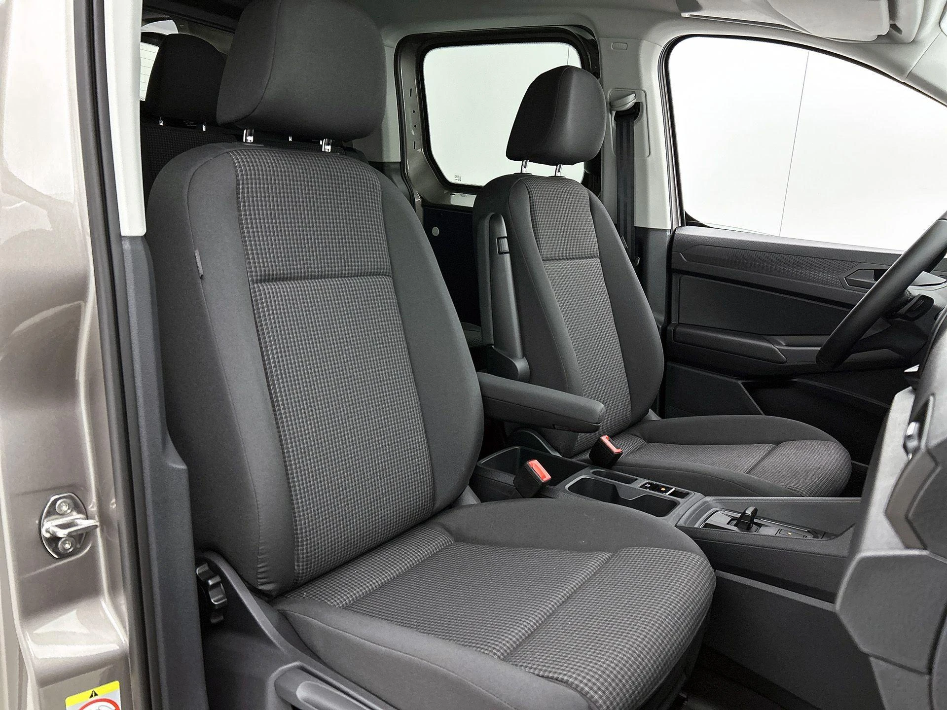 Volkswagen-Caddy-image-35