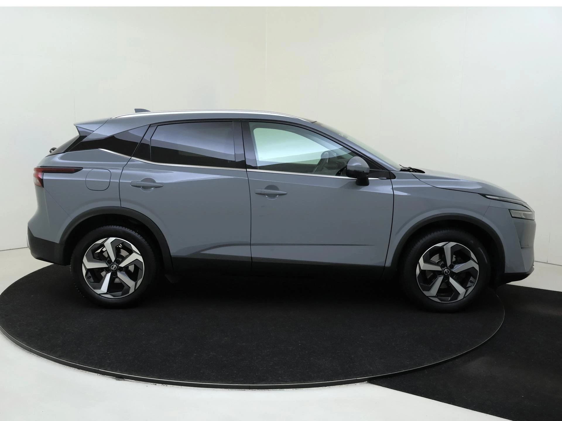 Nissan-QASHQAI-image-8