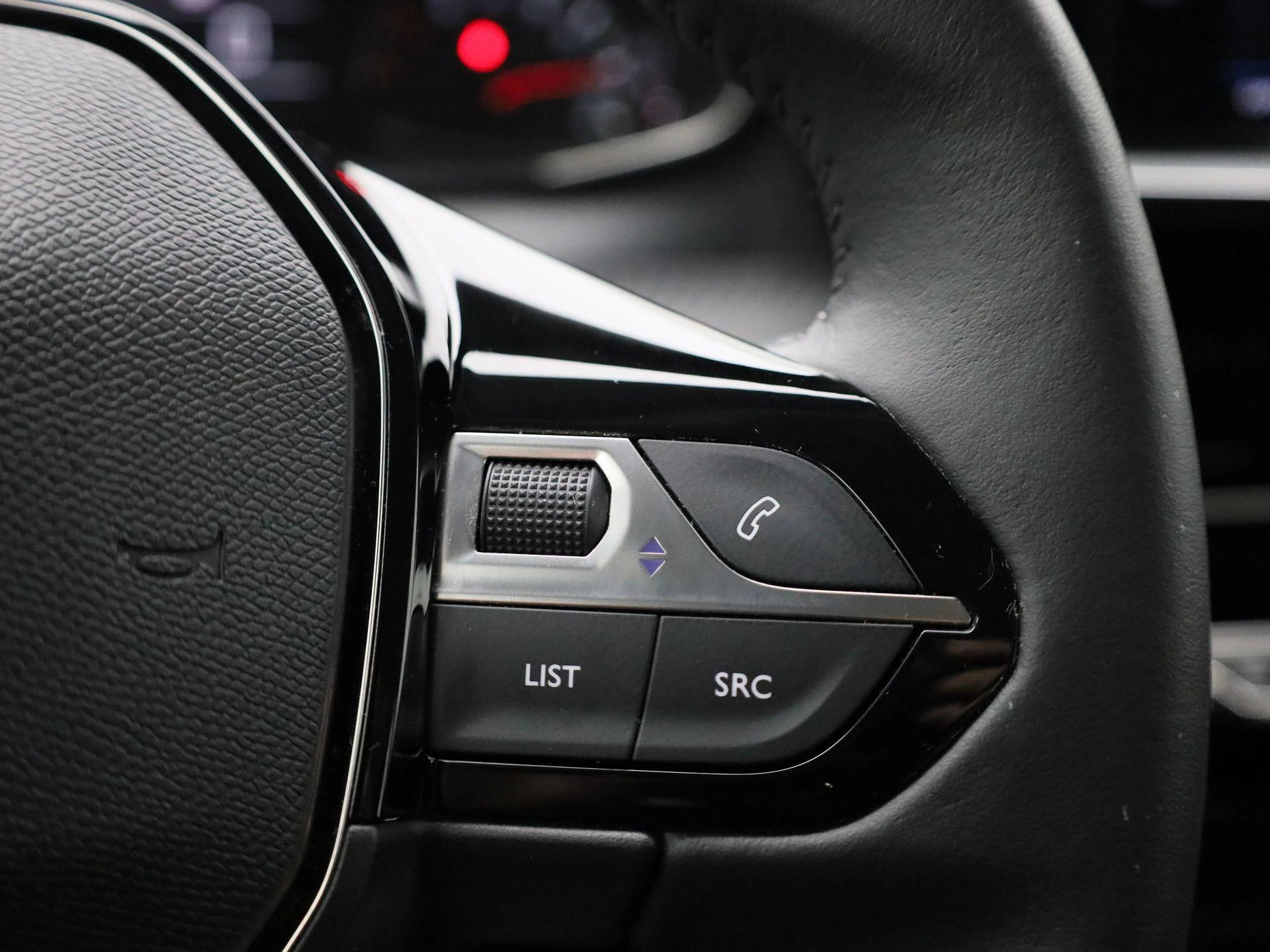 Peugeot-208-image-23