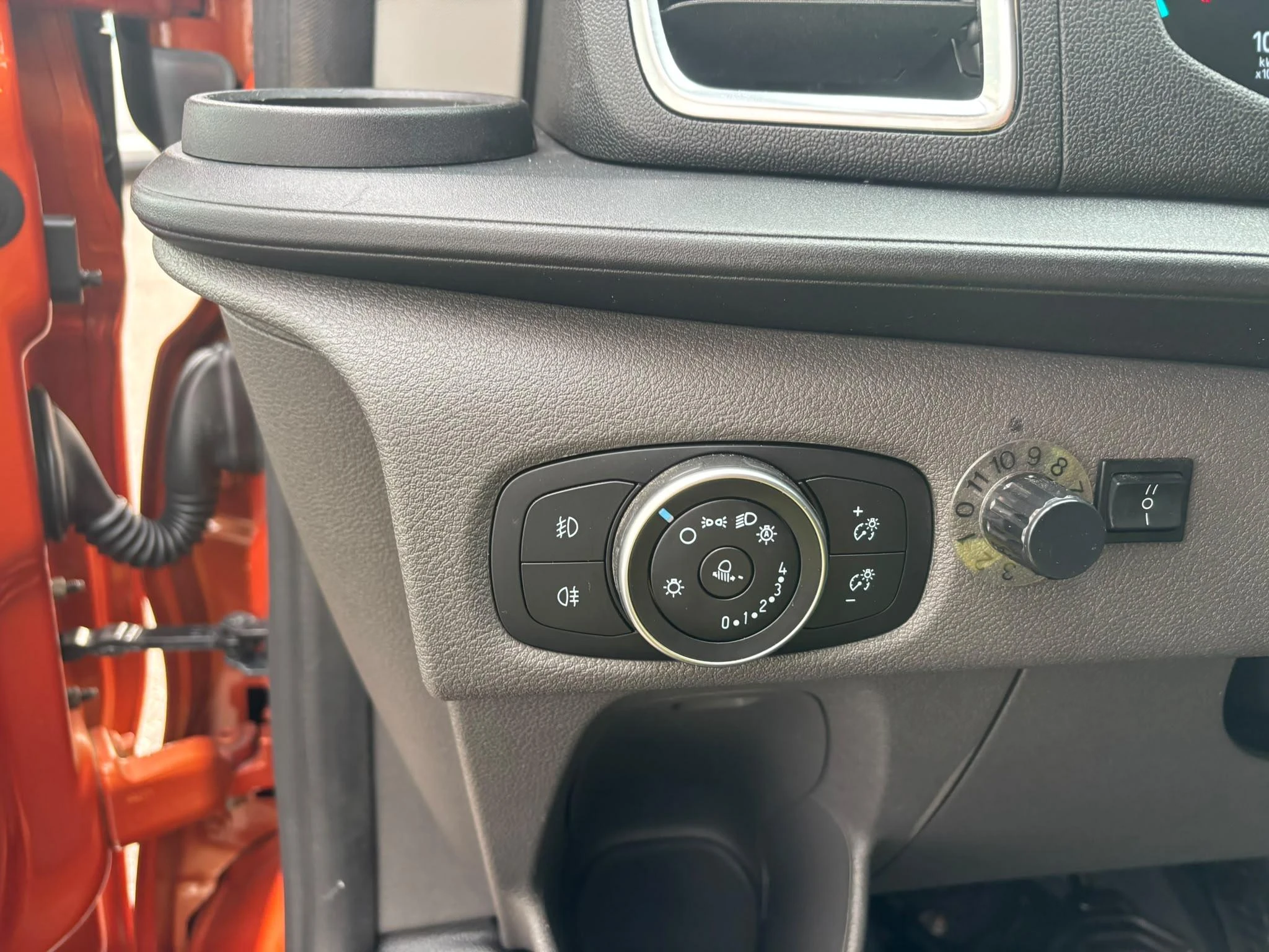 Ford-Transit Custom-image-15