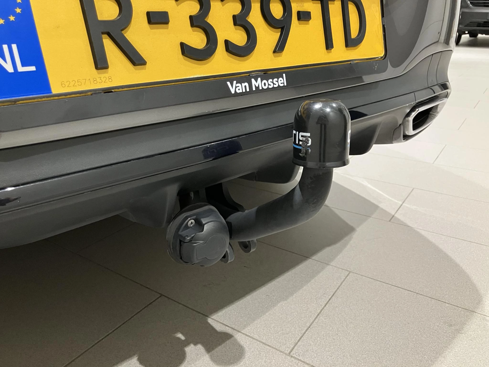 Mercedes-Benz-CLA-image-5